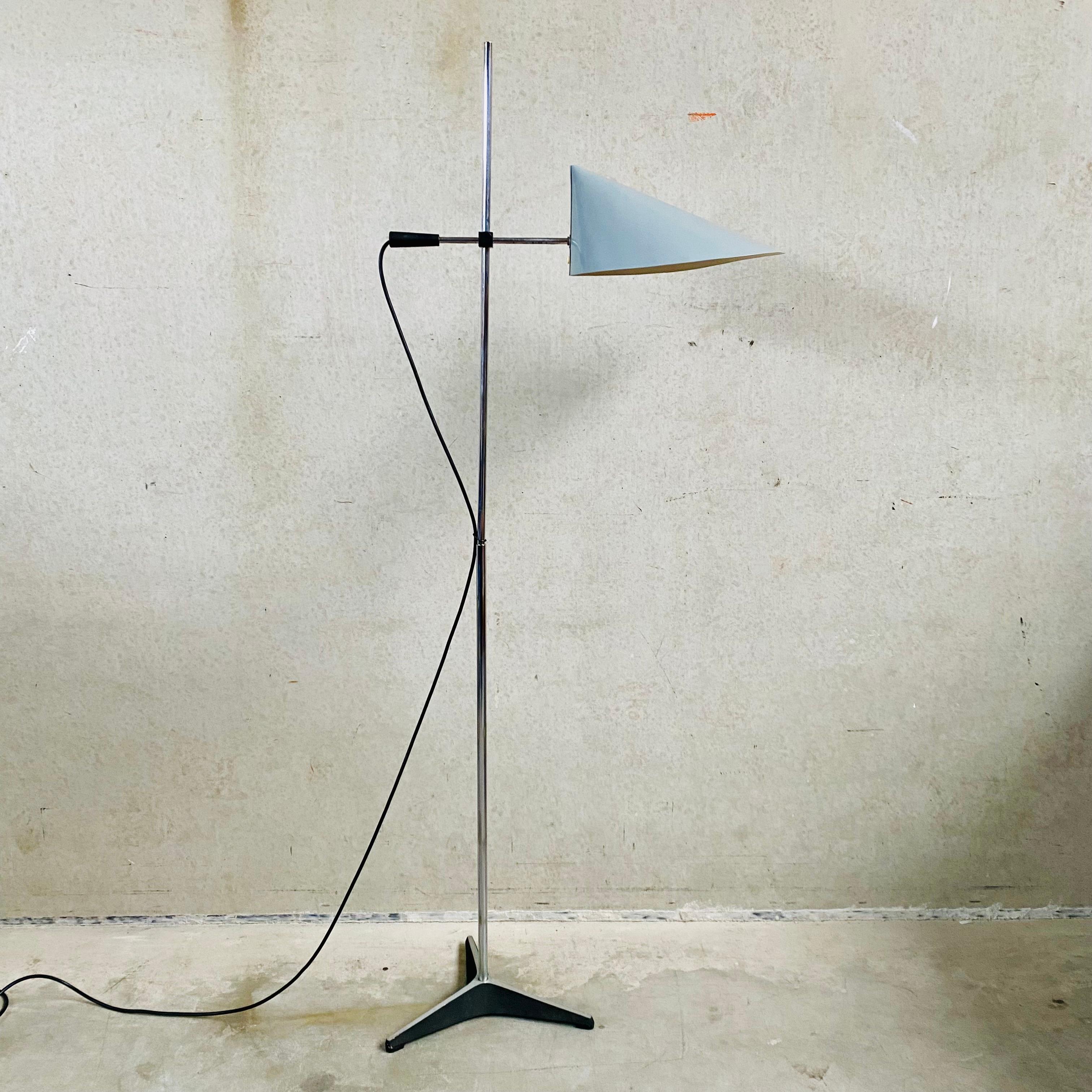 Mid-Century Floor Lamp D-2003 By Jan Jaspers For Raak Amsterdam Netherlands 1950 For Sale 11