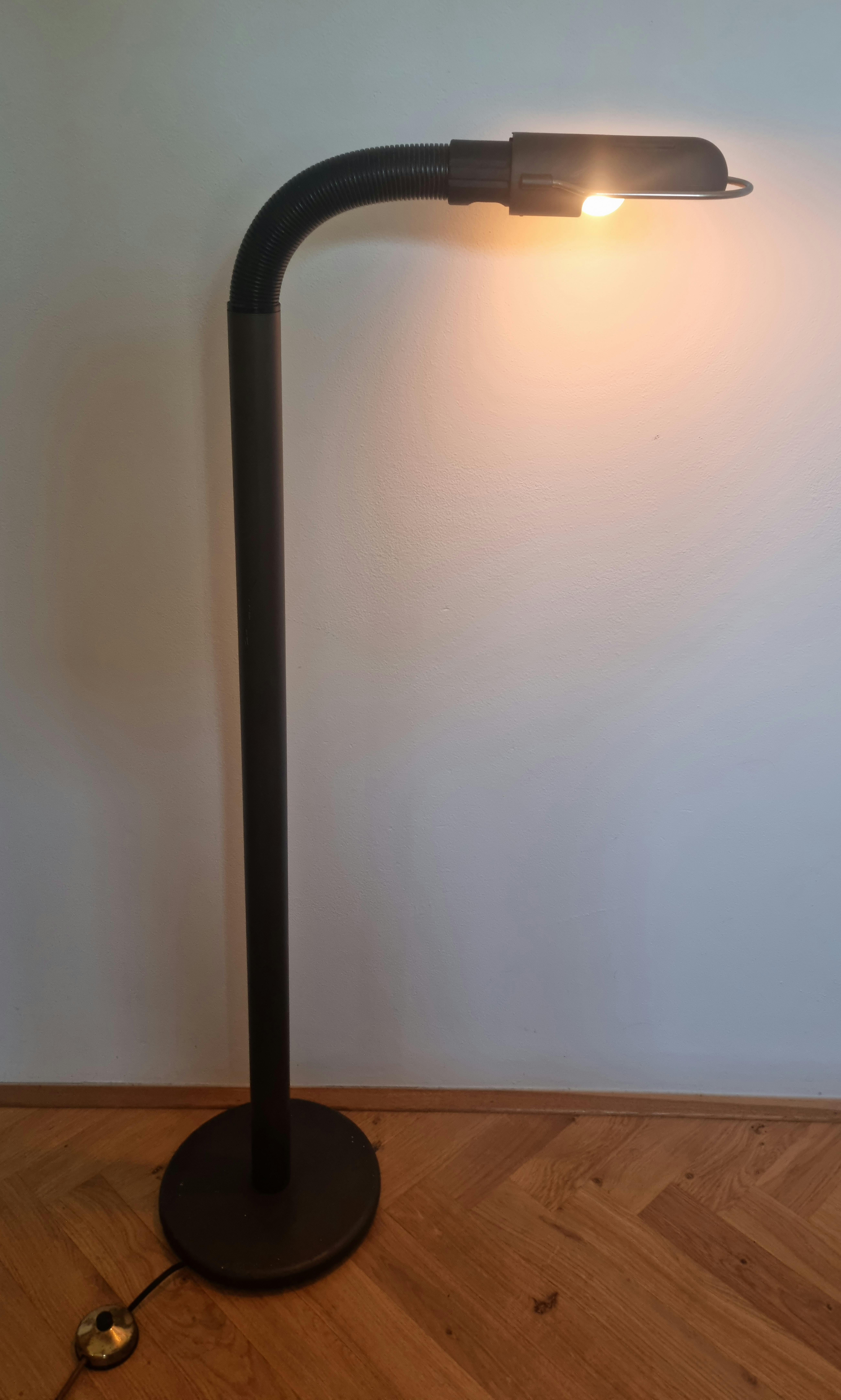 Mid Century Floor Lamp Elbow, Targetti Sankey, Italy, 1970s In Good Condition For Sale In Praha, CZ