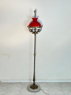 Stehlampe aus der Mitte des Jahrhunderts aus Messing, Marmor und rotem Opalglas, 1950er Jahre