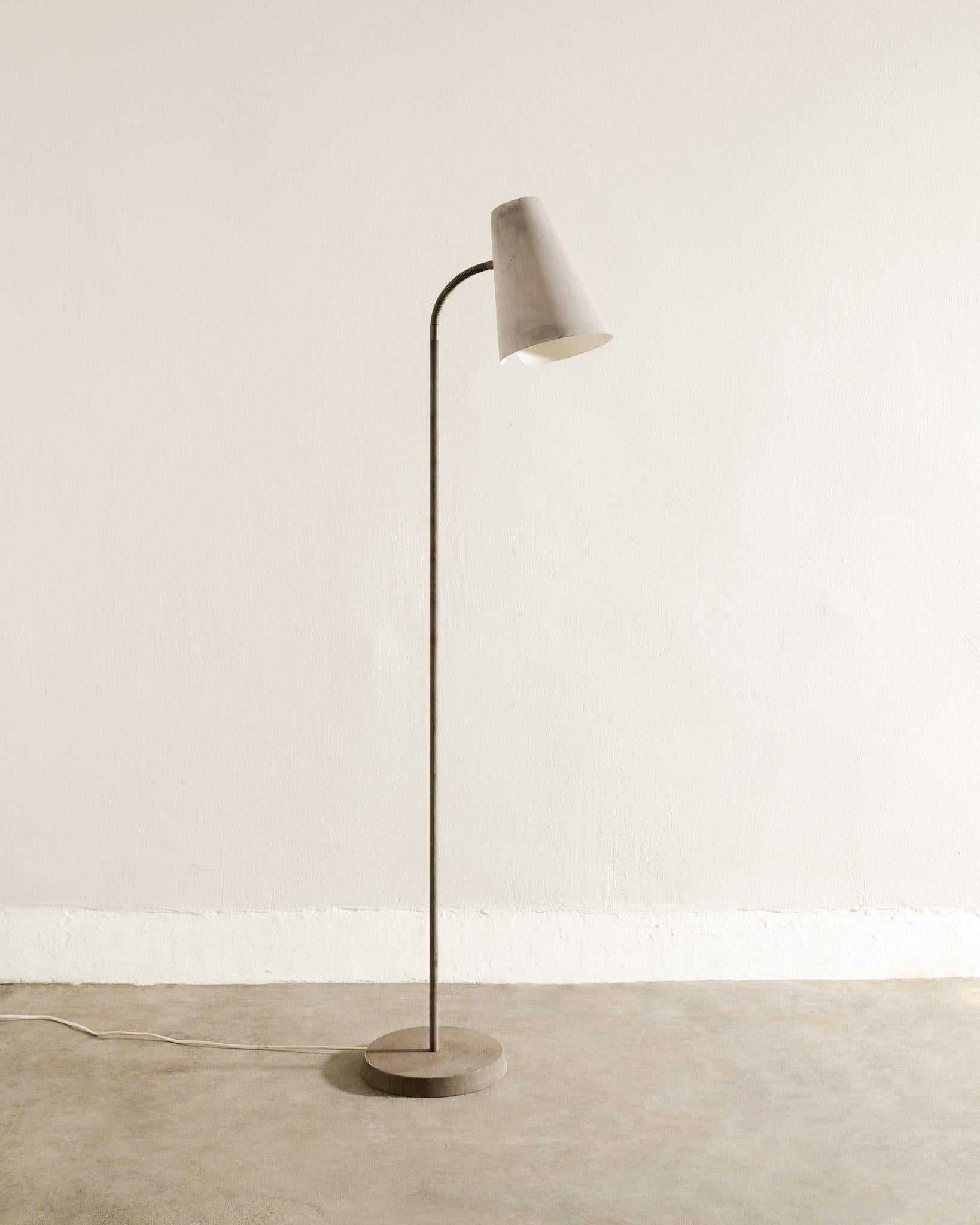 Très rare lampadaire suédois du milieu du siècle modèle 