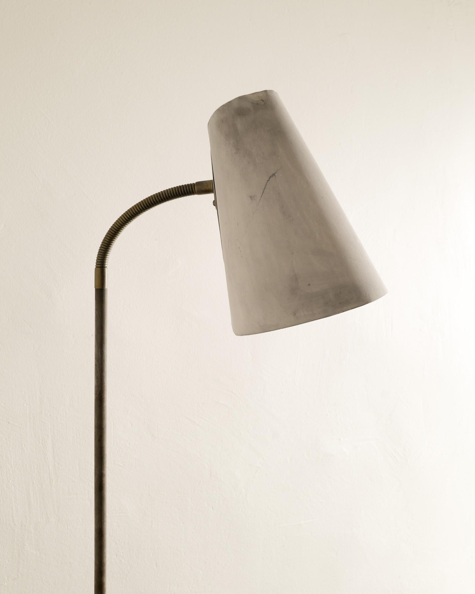 Swedish Mid Century Floor Lamp in Grey Metal by Harald Notini For Böhlmarks, 1930s For Sale