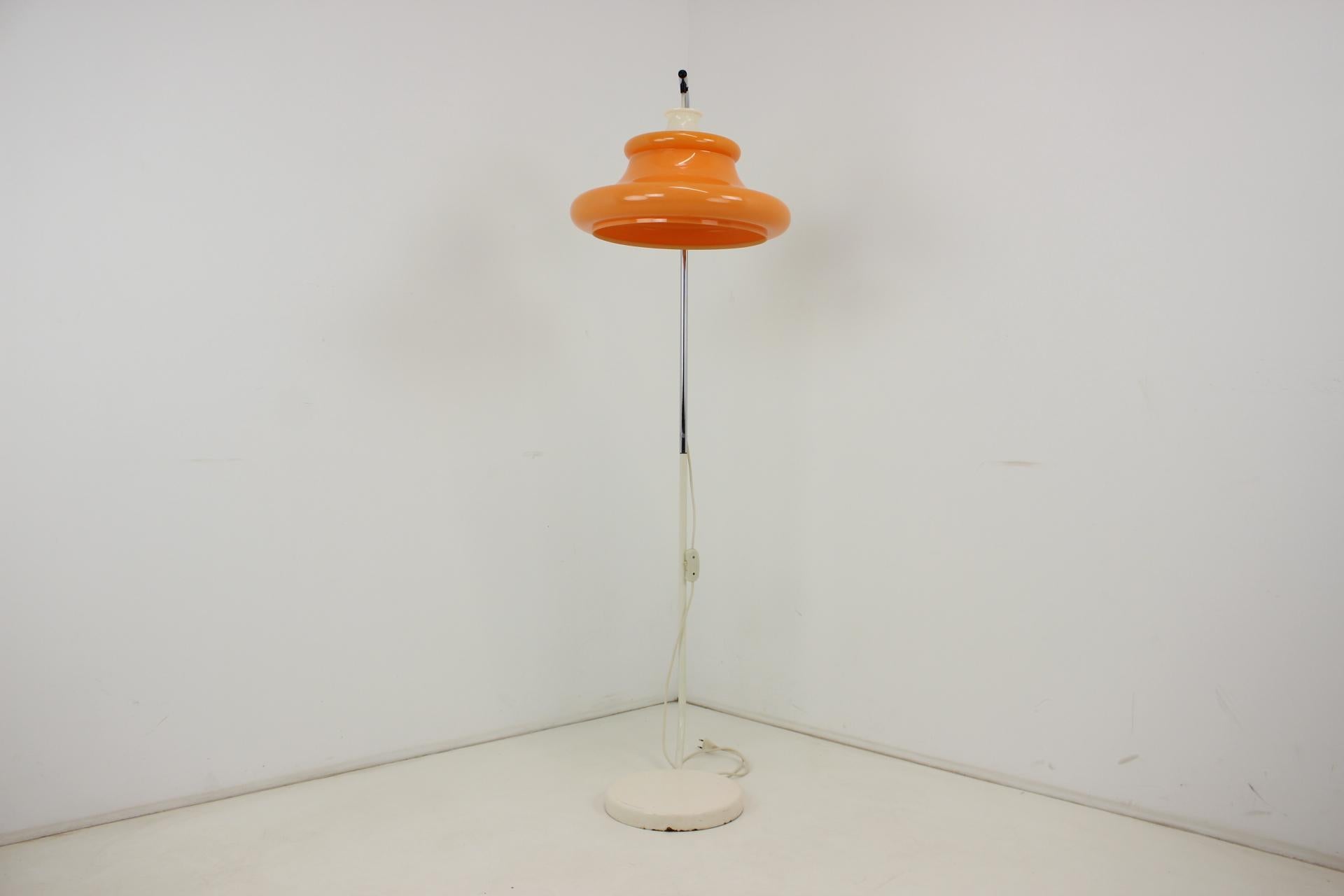 vintage guzzini floor lamp