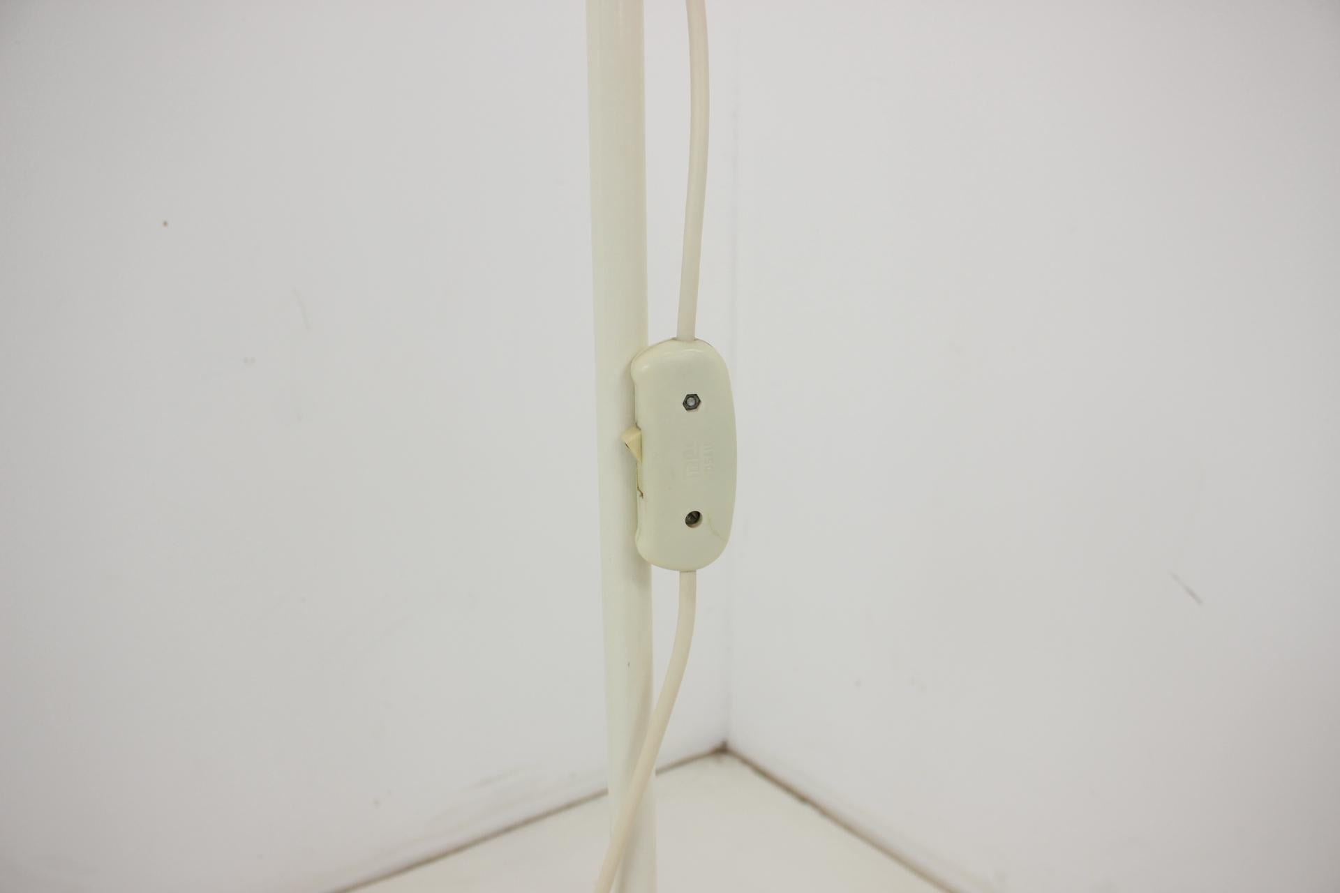 Mid-Century Floor Lamp in Style of Harvey Guzzini, 1970's In Good Condition For Sale In Praha, CZ