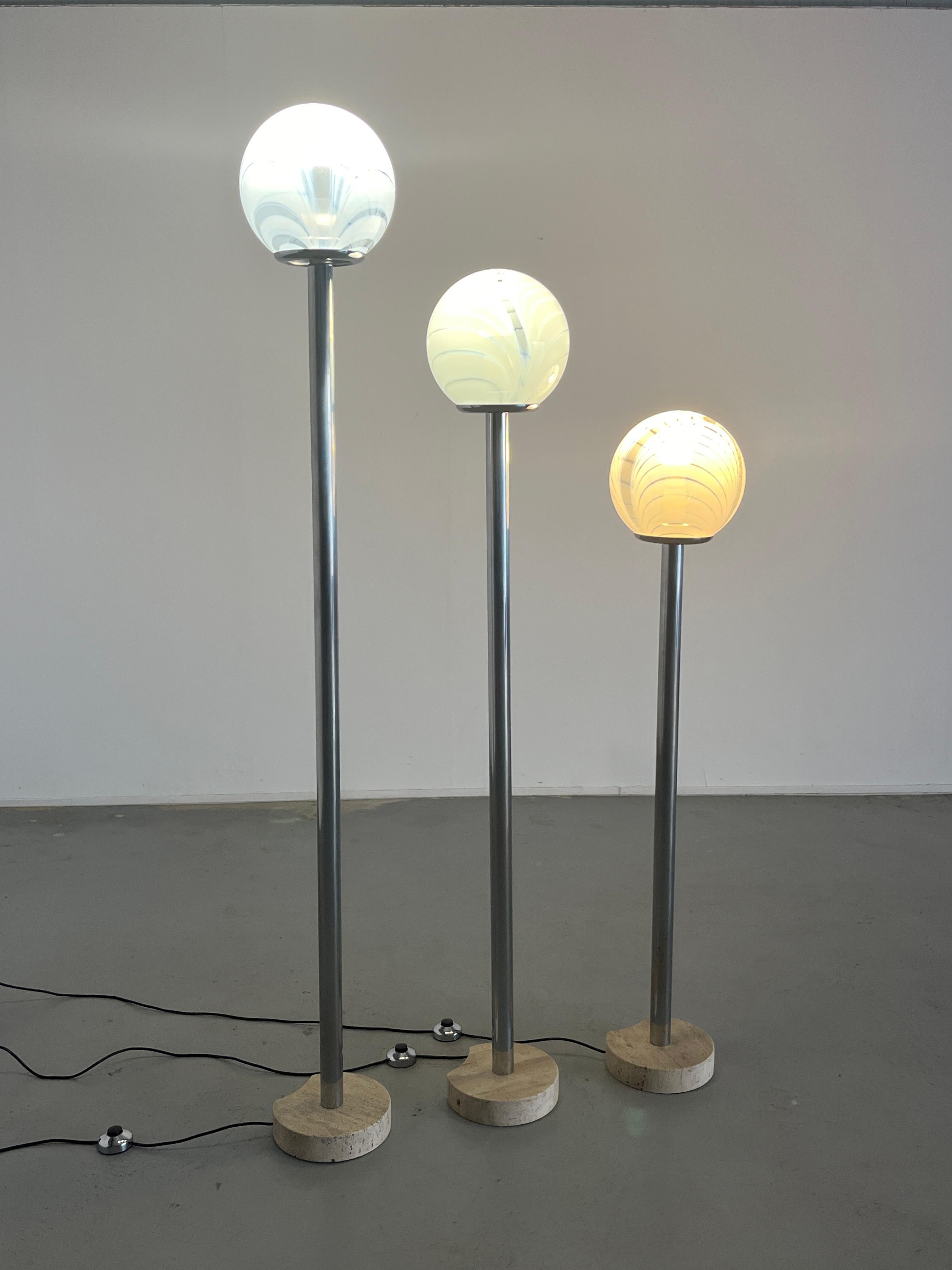 Mid Century Floor Lamp in Travertine, Chrome and Murano Glass by Venini, 1970s In Good Condition For Sale In Zagreb, HR