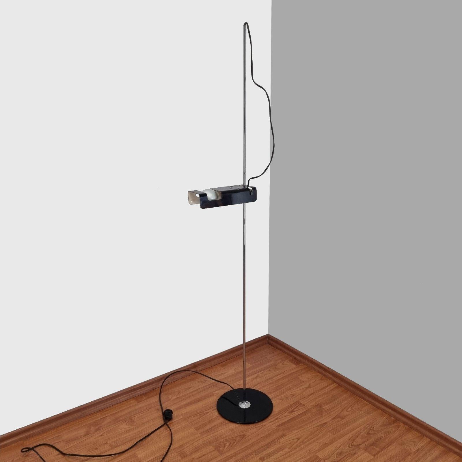 Midcentury Floor Lamp Model Spider by Joe Colombo for Oluce, Italy, 1967 For Sale 4
