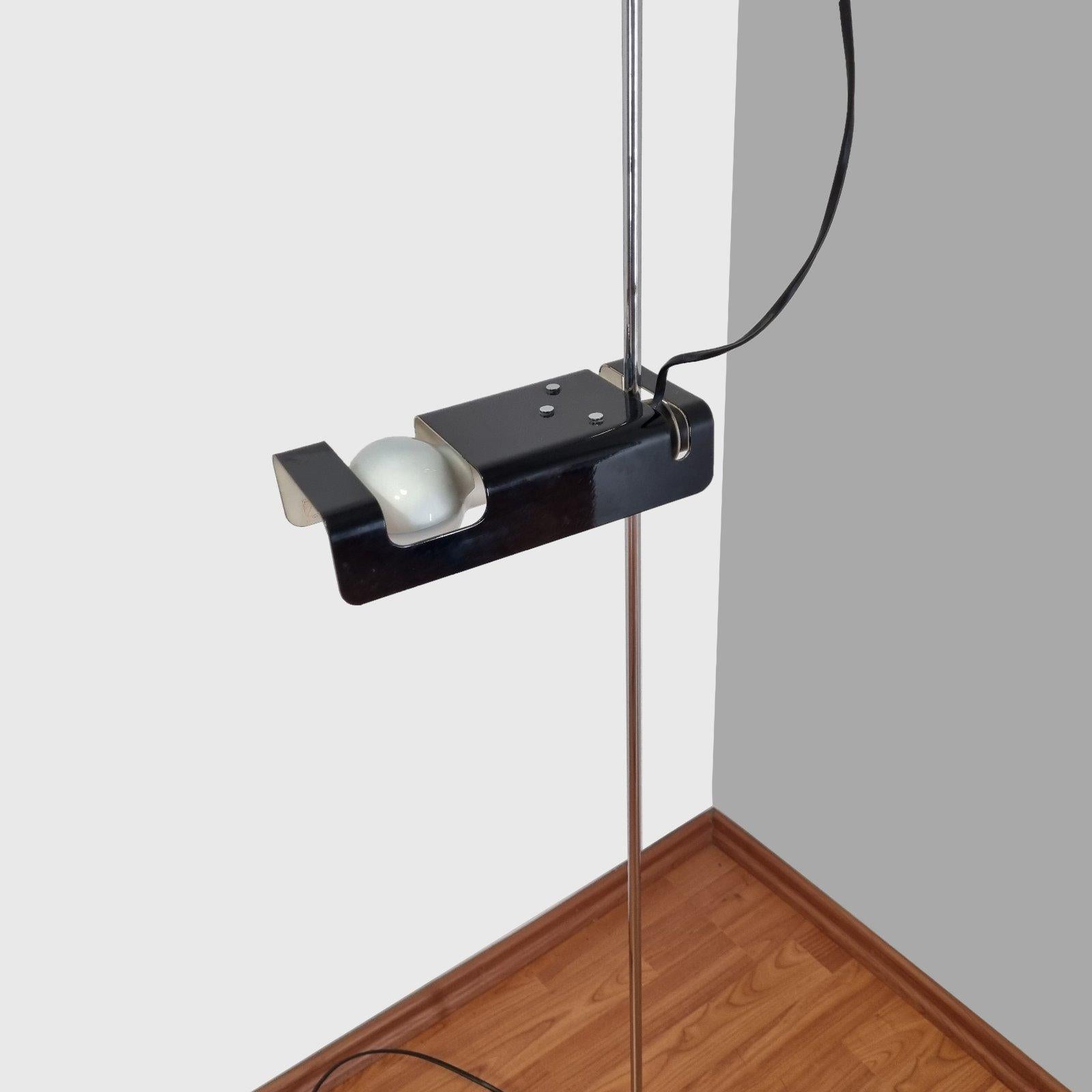 Midcentury Floor Lamp Model Spider by Joe Colombo for Oluce, Italy, 1967 For Sale 6