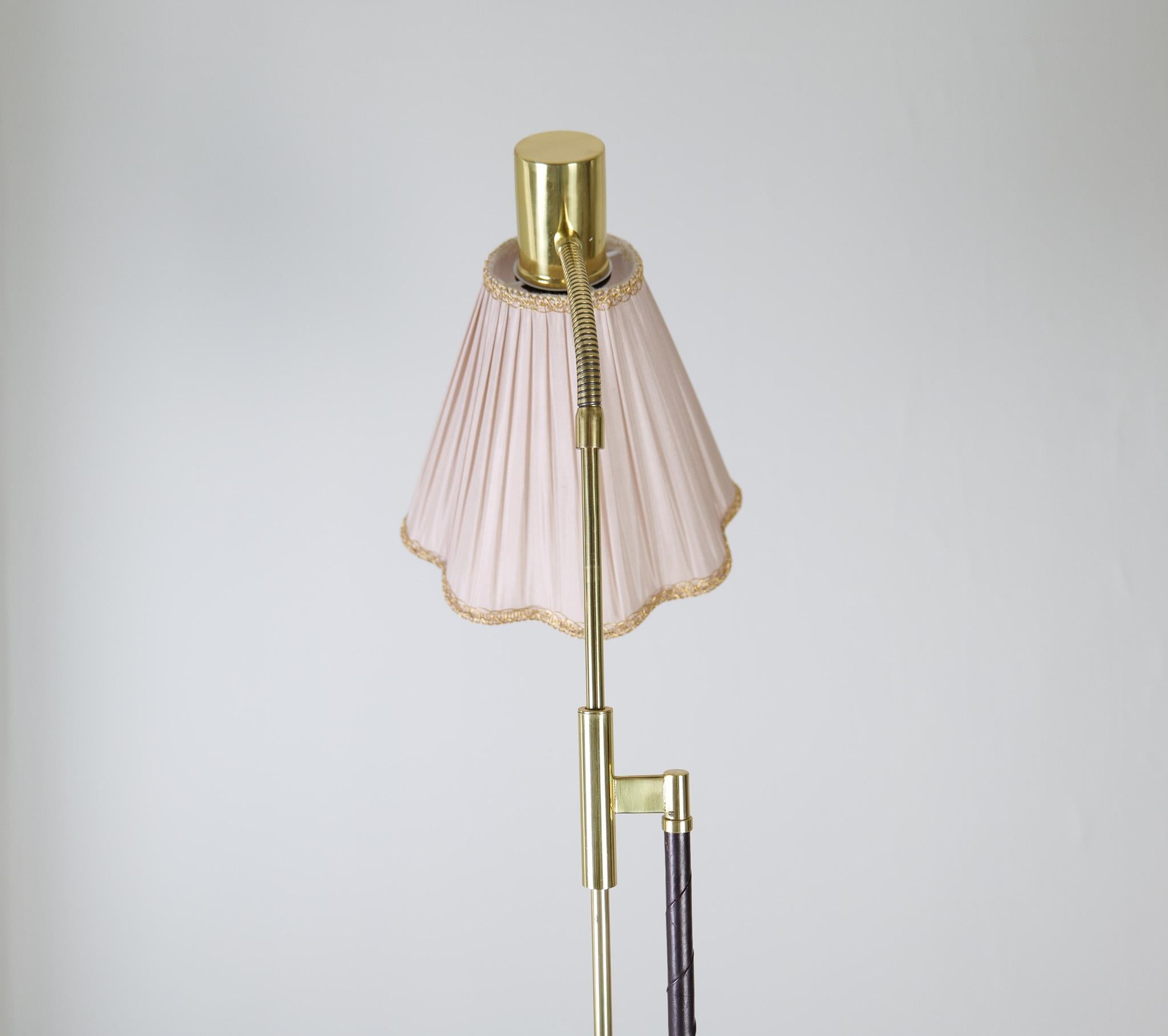 Mid-Century Modern Floor Lamp Möllers Armatur Sweden, 1960s For Sale 4