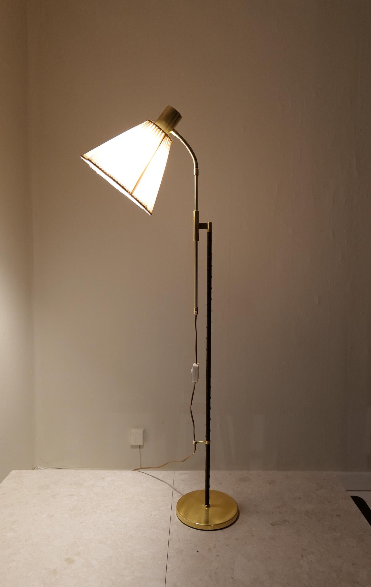 Mid-Century Modern Floor Lamp Möllers Armatur Sweden, 1960s For Sale 8