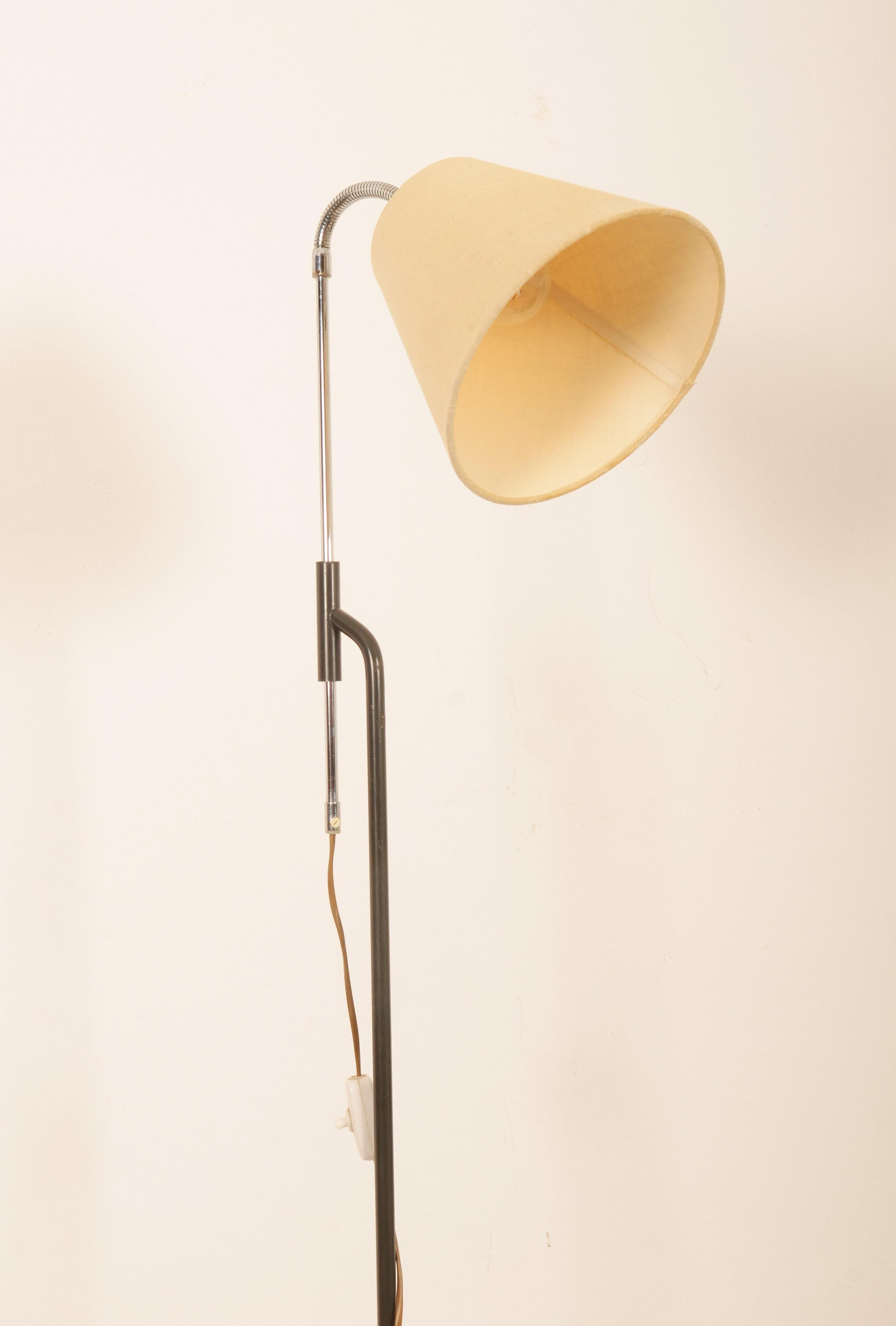 Midcentury Floor Lamp Möllers Armatur Sweden In Good Condition For Sale In Vienna, AT