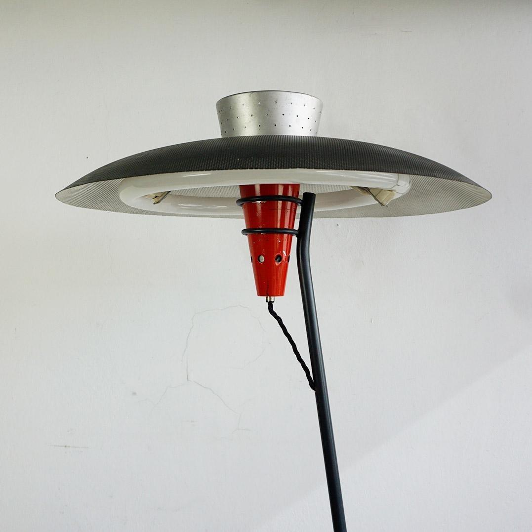 Mid Century Floor Lamp NX38 by Louis Kalff for Philips Netherlands In Good Condition For Sale In Vienna, AT