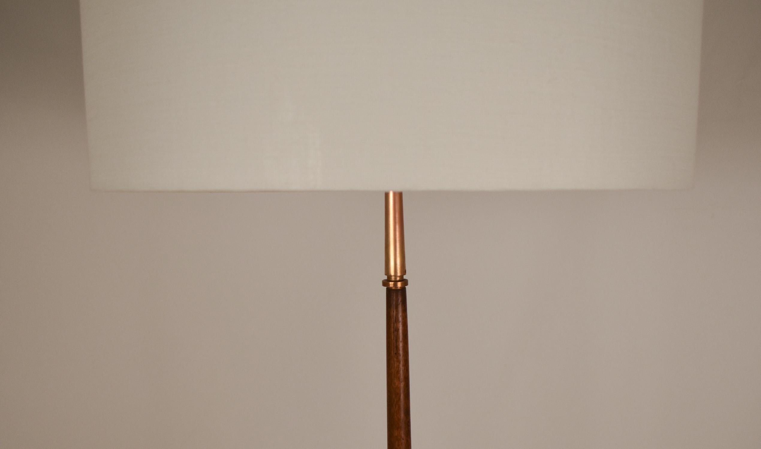 Spanish Mid - Century Floor lamp Oscar Torlasco style edited by Metalarte, Brass, 1950's For Sale