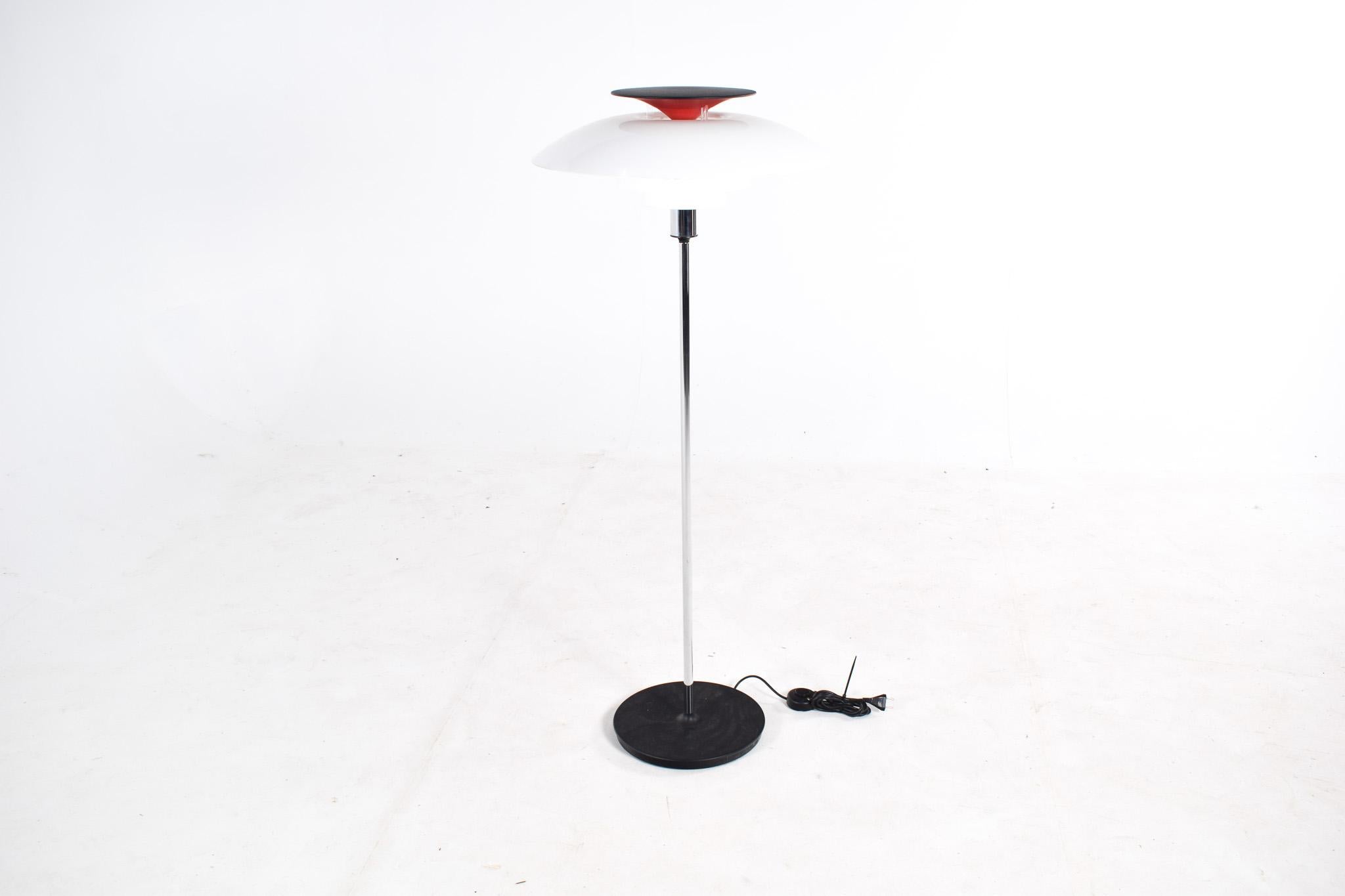 Midcentury Floor Lamp PH 80 by Poul Henningsen for Louis Poulsen In Good Condition For Sale In Lisboa, Lisboa