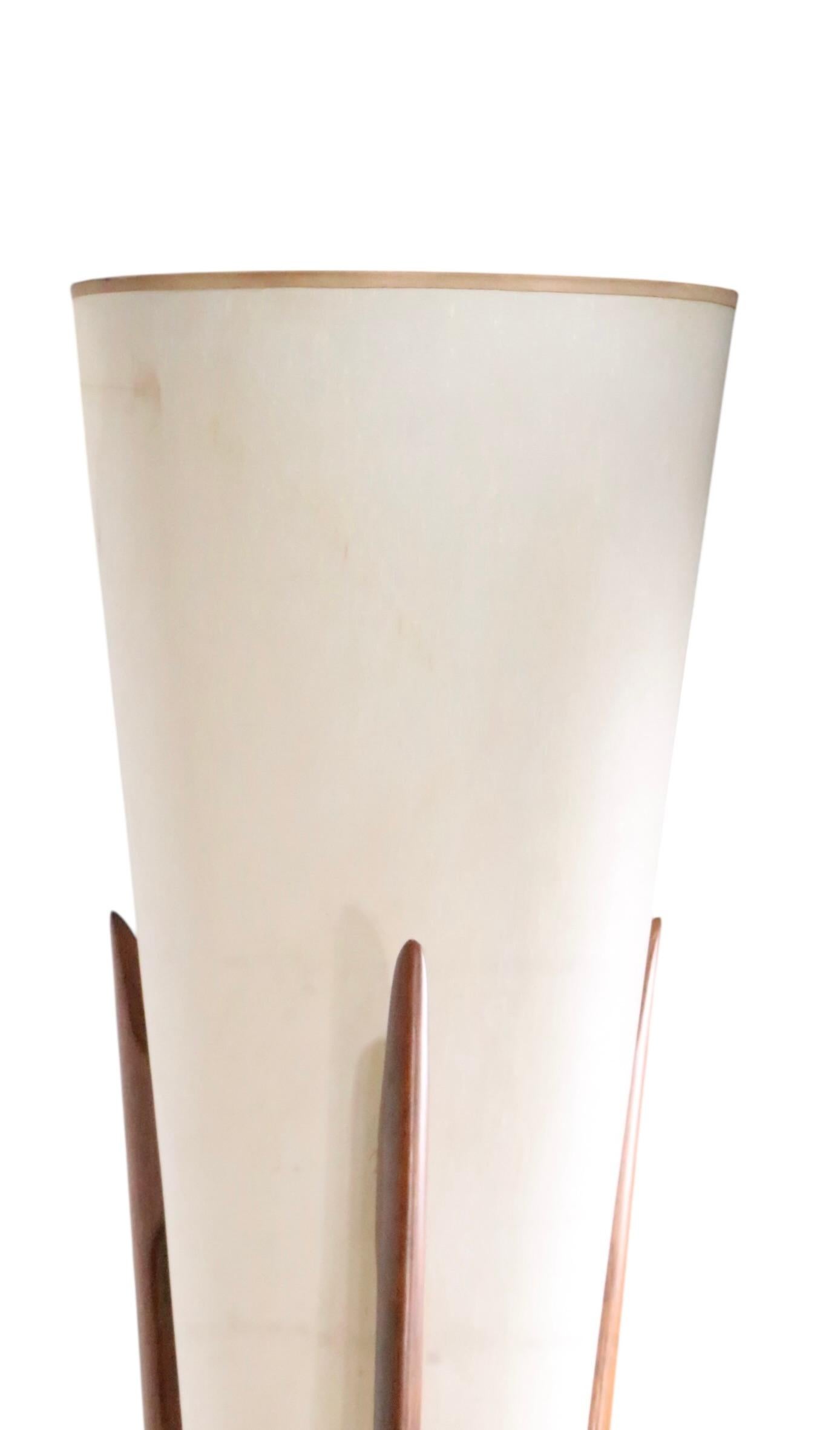 Mid Century Floor Lamp Torchere Model 1525 by Arthur Jacobs for Modeline c 1950s For Sale 4