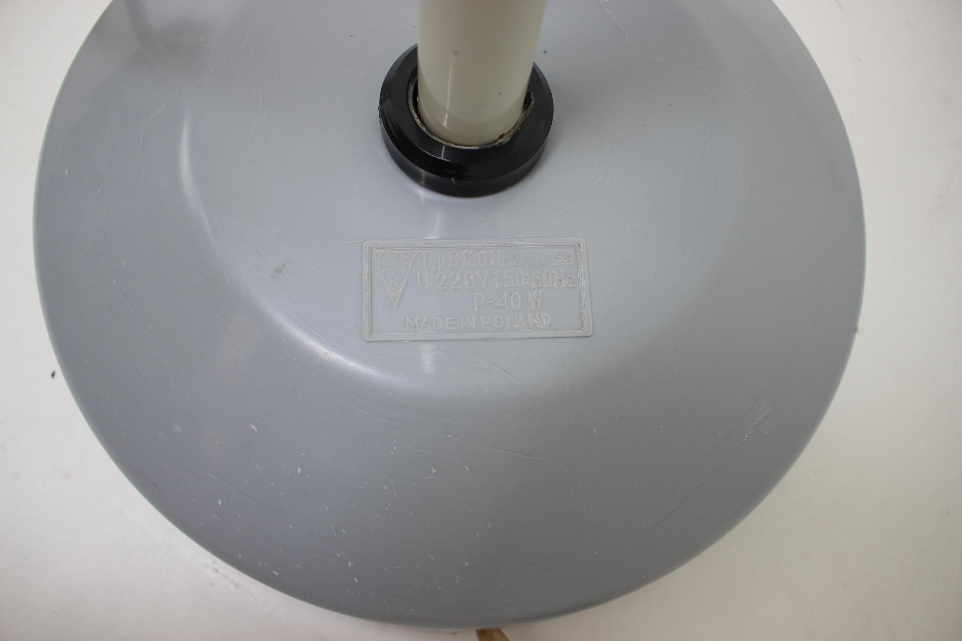 Lámpara de pie de mediados de siglo Tipo B130, Años 60, Polonia en venta 8