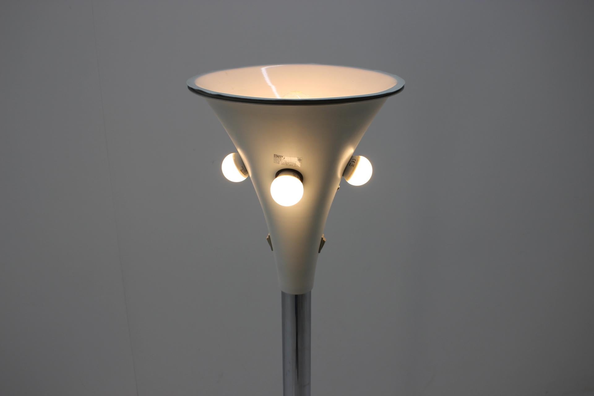 Lámpara de pie de mediados de siglo, Uplighter, Bastón, 1970s Moderno de mediados de siglo en venta