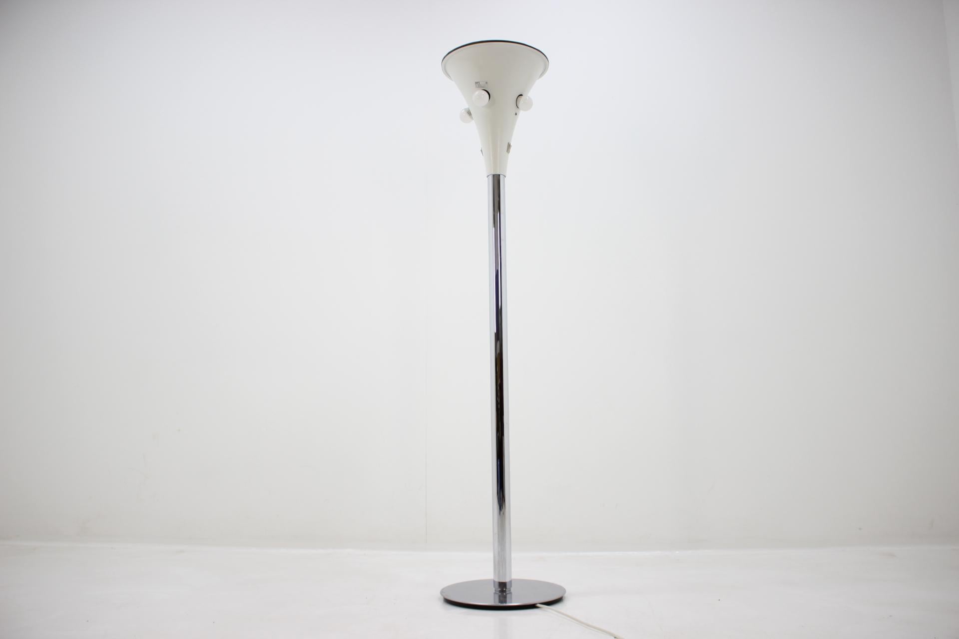 Lámpara de pie de mediados de siglo, Uplighter, Bastón, 1970s en Bueno estado para la venta en Praha, CZ