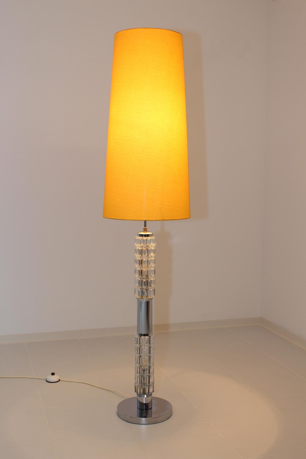 Silk Midcentury Floor Lamp with Light Stand by Richard Essig For Sale