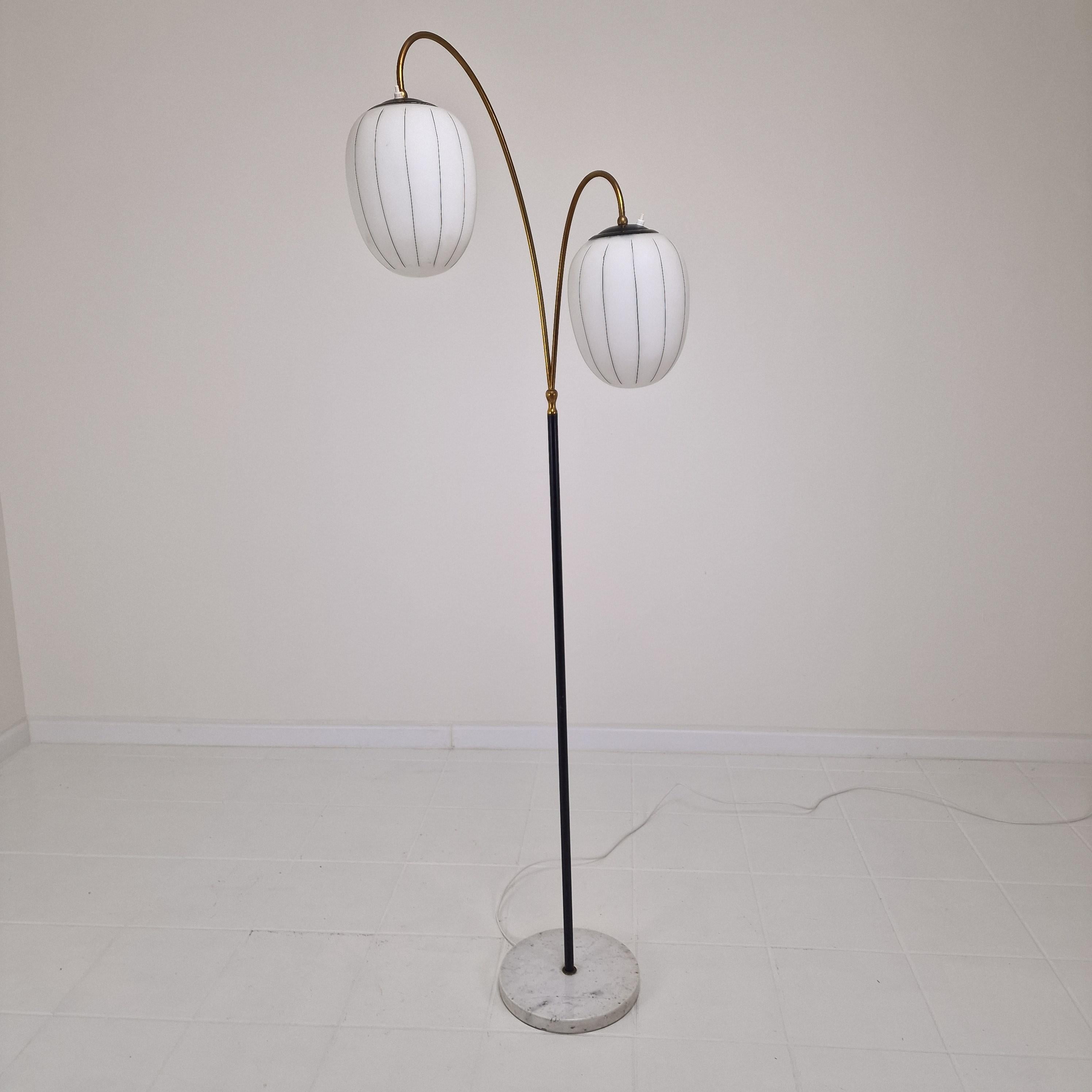 Mid Century Floor Lamp with Marble Foot and Opaline Glass, Italy 1960's In Good Condition For Sale In Oud Beijerland, NL