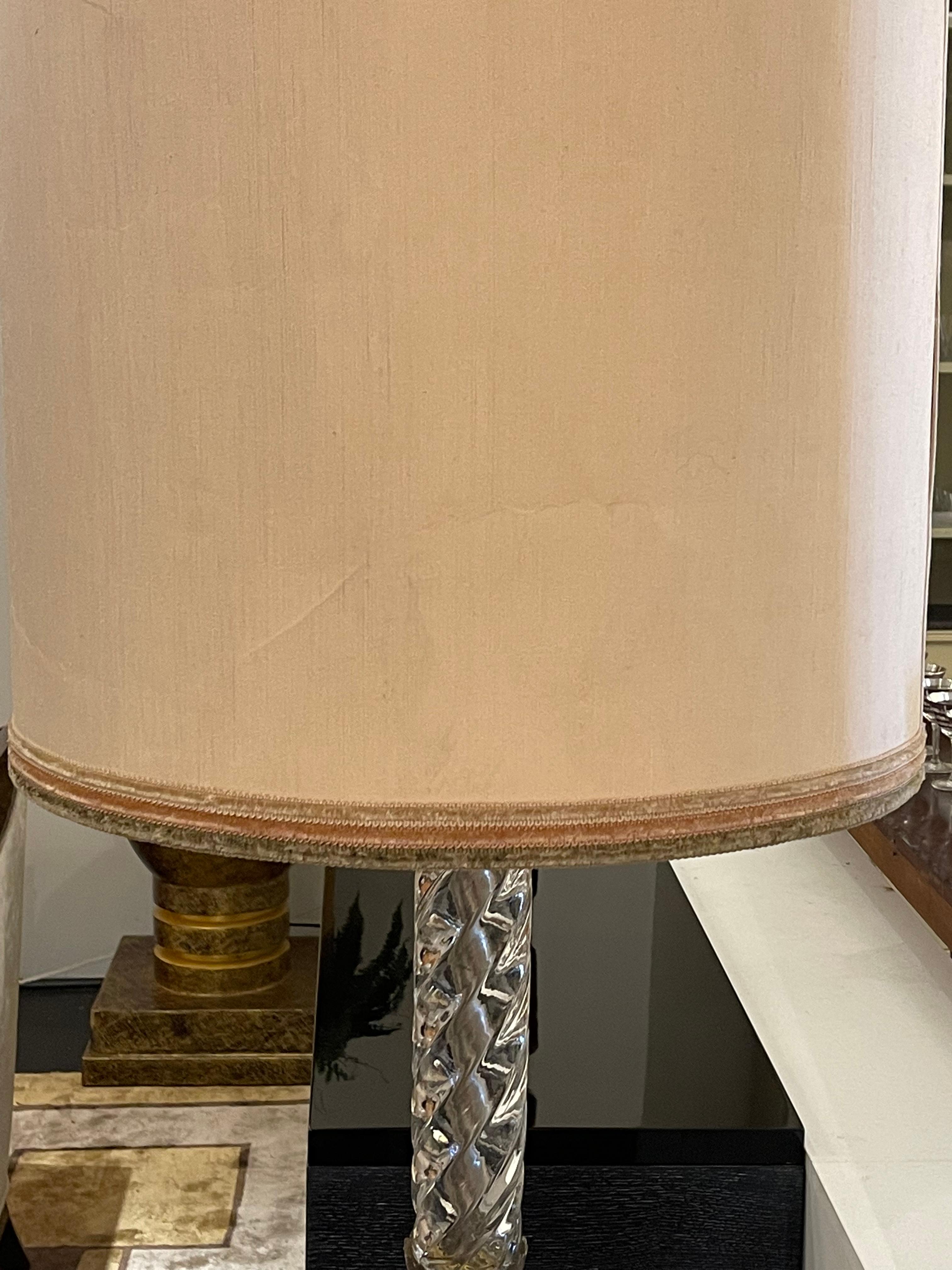 Mid-Century Floor Lamp with Murano Glass Stem and Brass Details For Sale 4