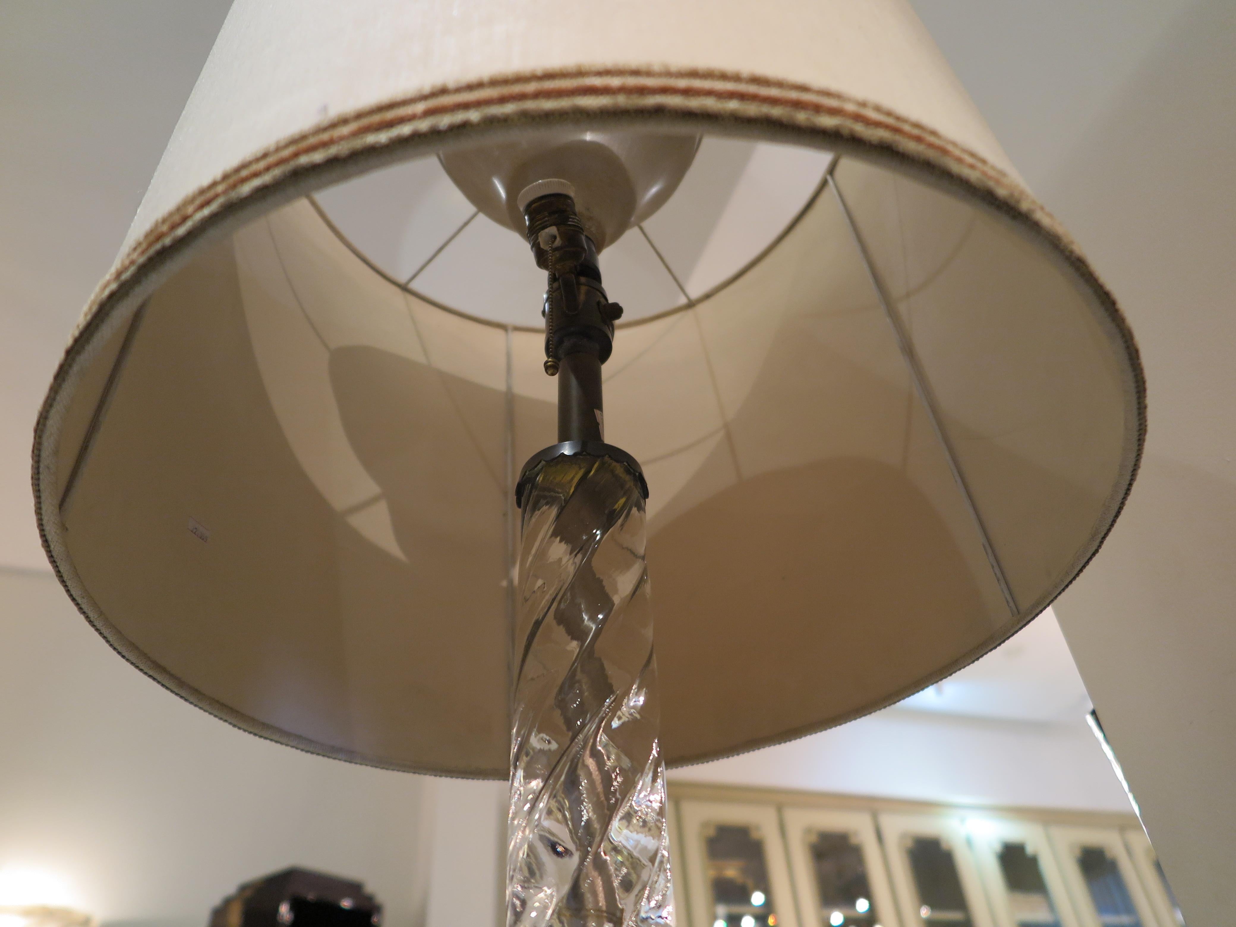 Mid-Century Floor Lamp with Murano Glass Stem and Brass Details In Good Condition For Sale In Los Angeles, CA