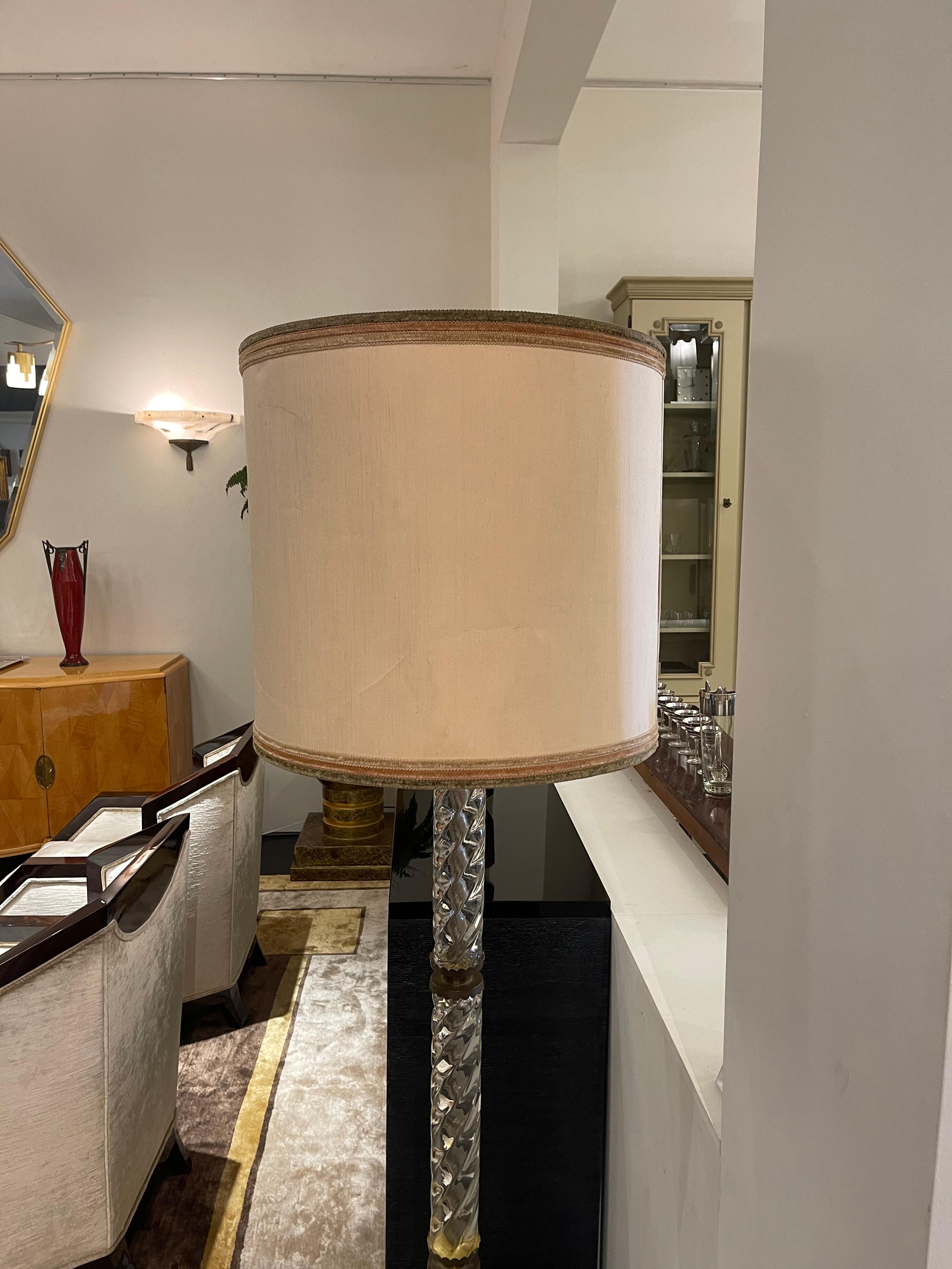 Mid-Century Floor Lamp with Murano Glass Stem and Brass Details For Sale 3