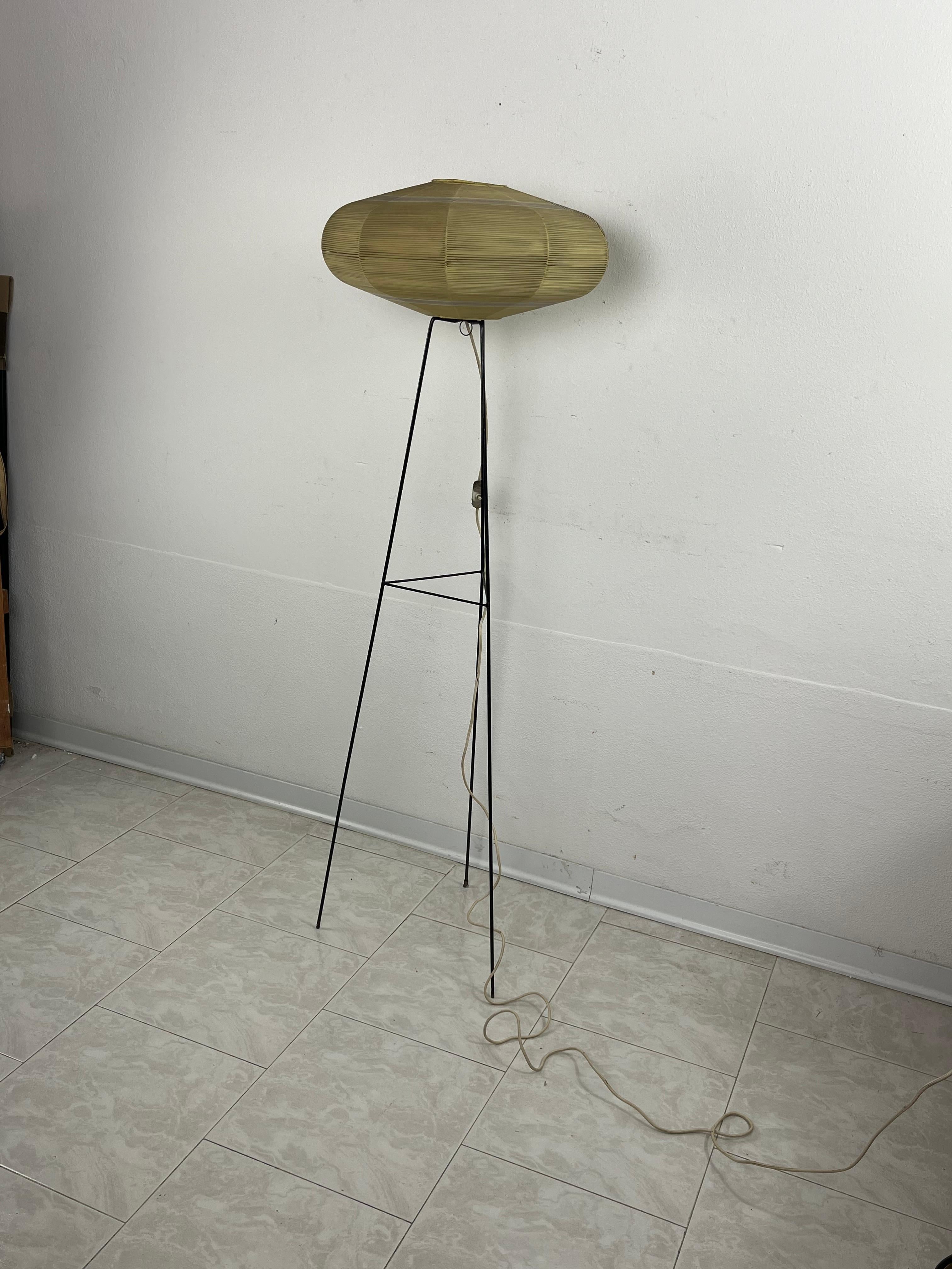 Lampada da terra di metà secolo con paralume in rafia, anni '50 in vendita 9
