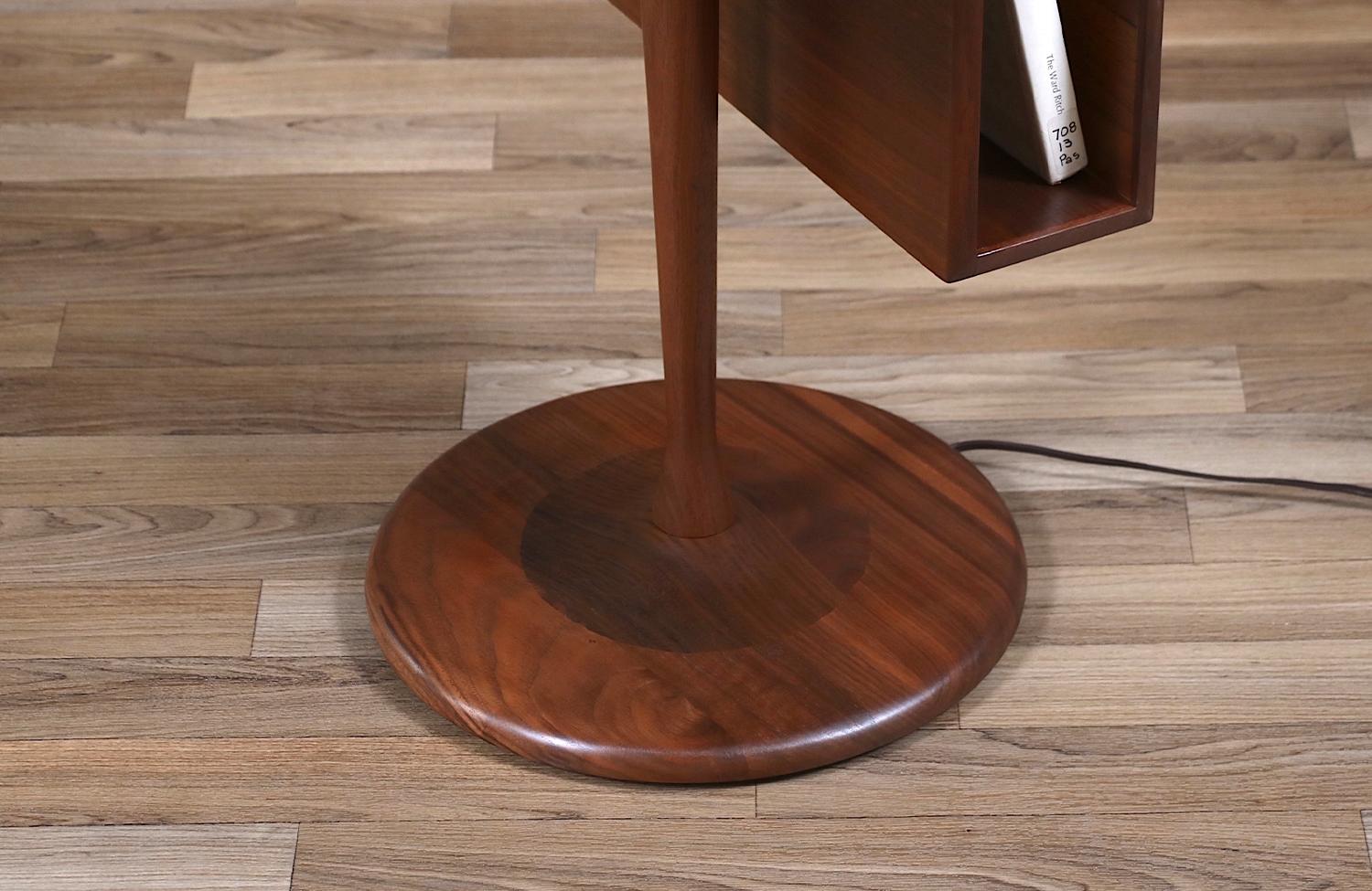 Mid-Century Floor Lamp with Removable Book Tray by Laurel For Sale 2