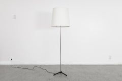 Mid-Century Stehlampe mit New White Tapered Drum Shade, Chrome Stem & Black Base