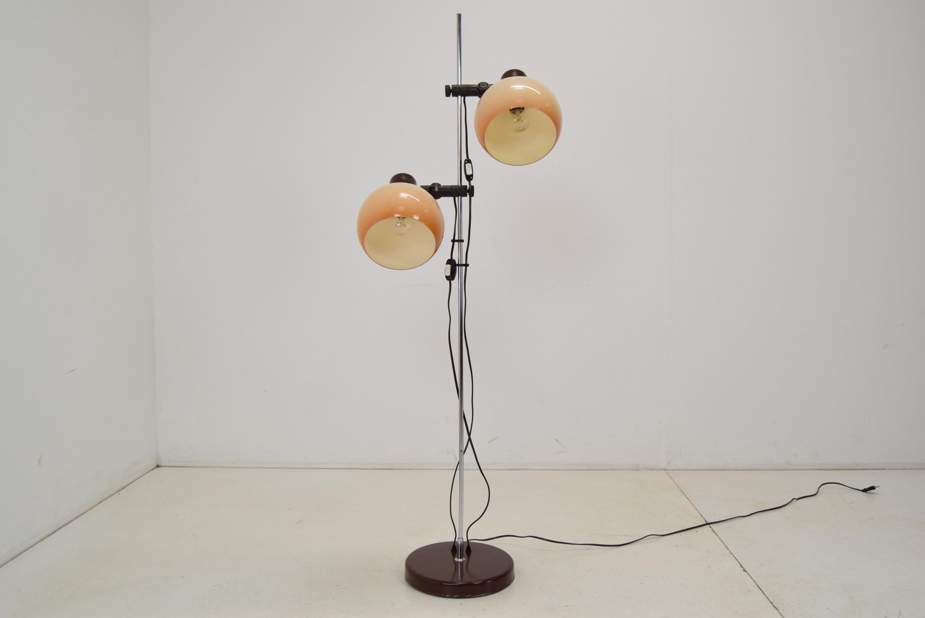 Mid-Century Modern Midcentury Floor Lamp, circa 1970s For Sale