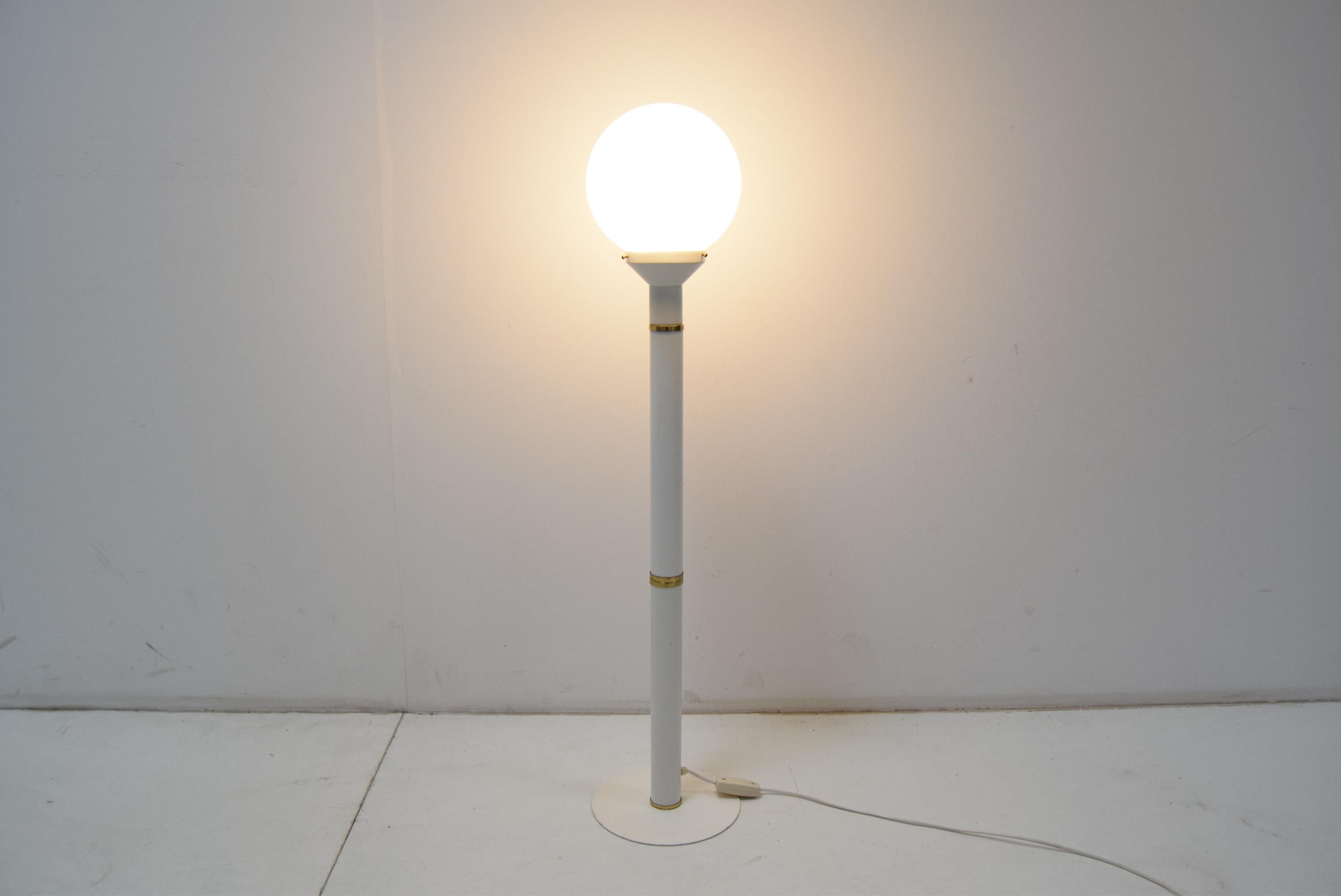 Mid-century Floor Lamp, 1970's.  In Good Condition For Sale In Praha, CZ