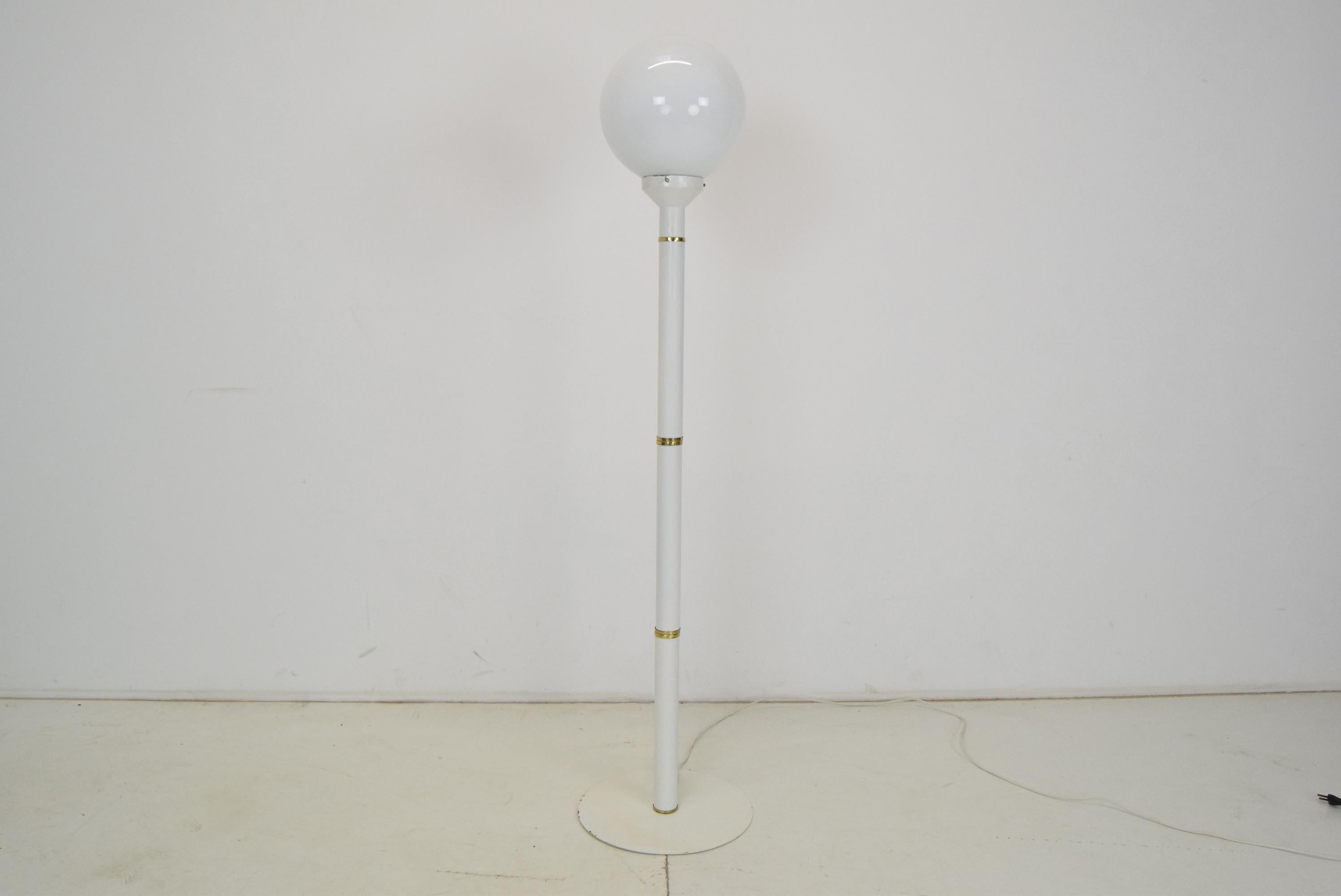 Mid-century Floor Lamp, 1970's In Good Condition For Sale In Praha, CZ