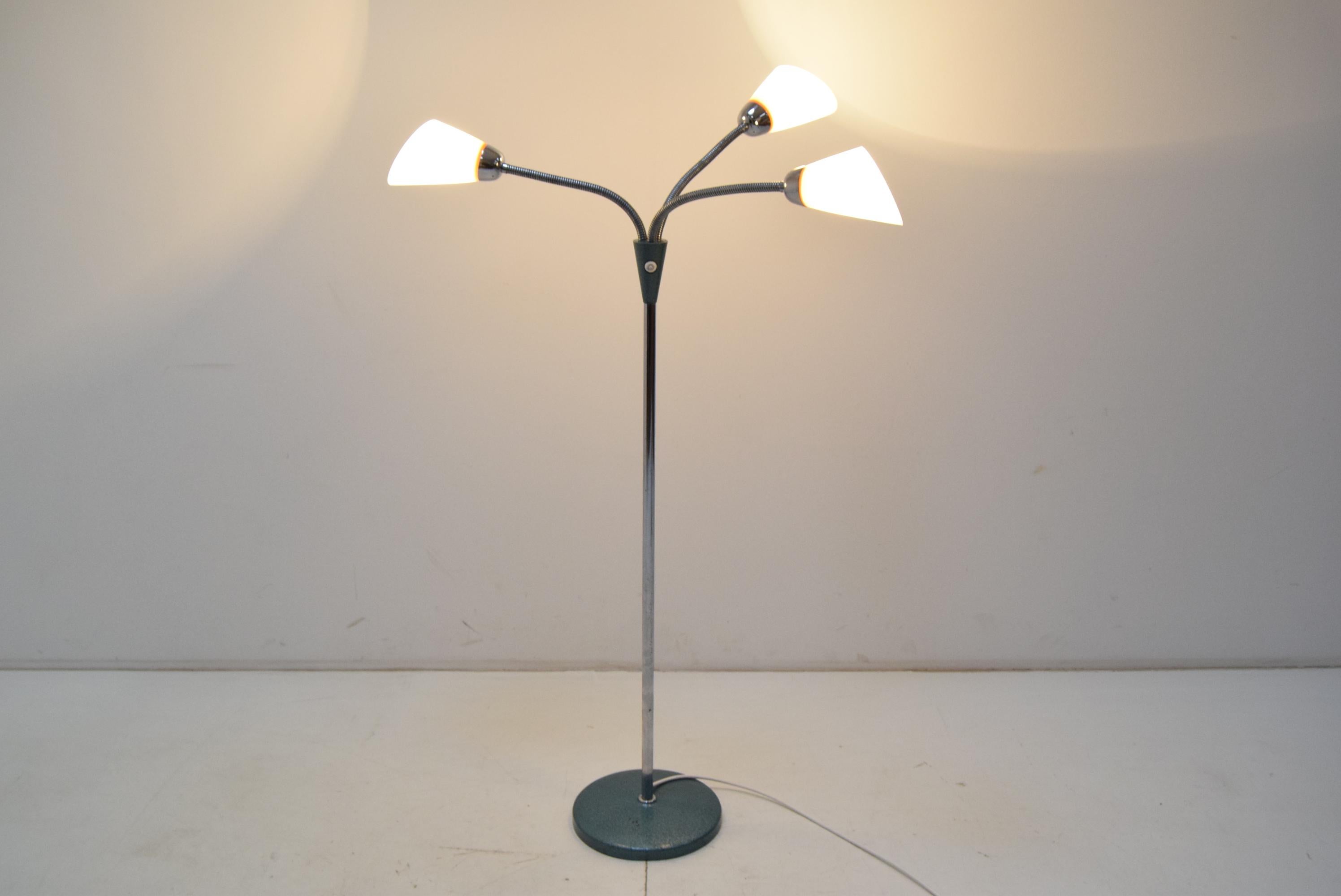 Mid-Century Floor Lamp, Adjustable Shades, 1960's For Sale 8
