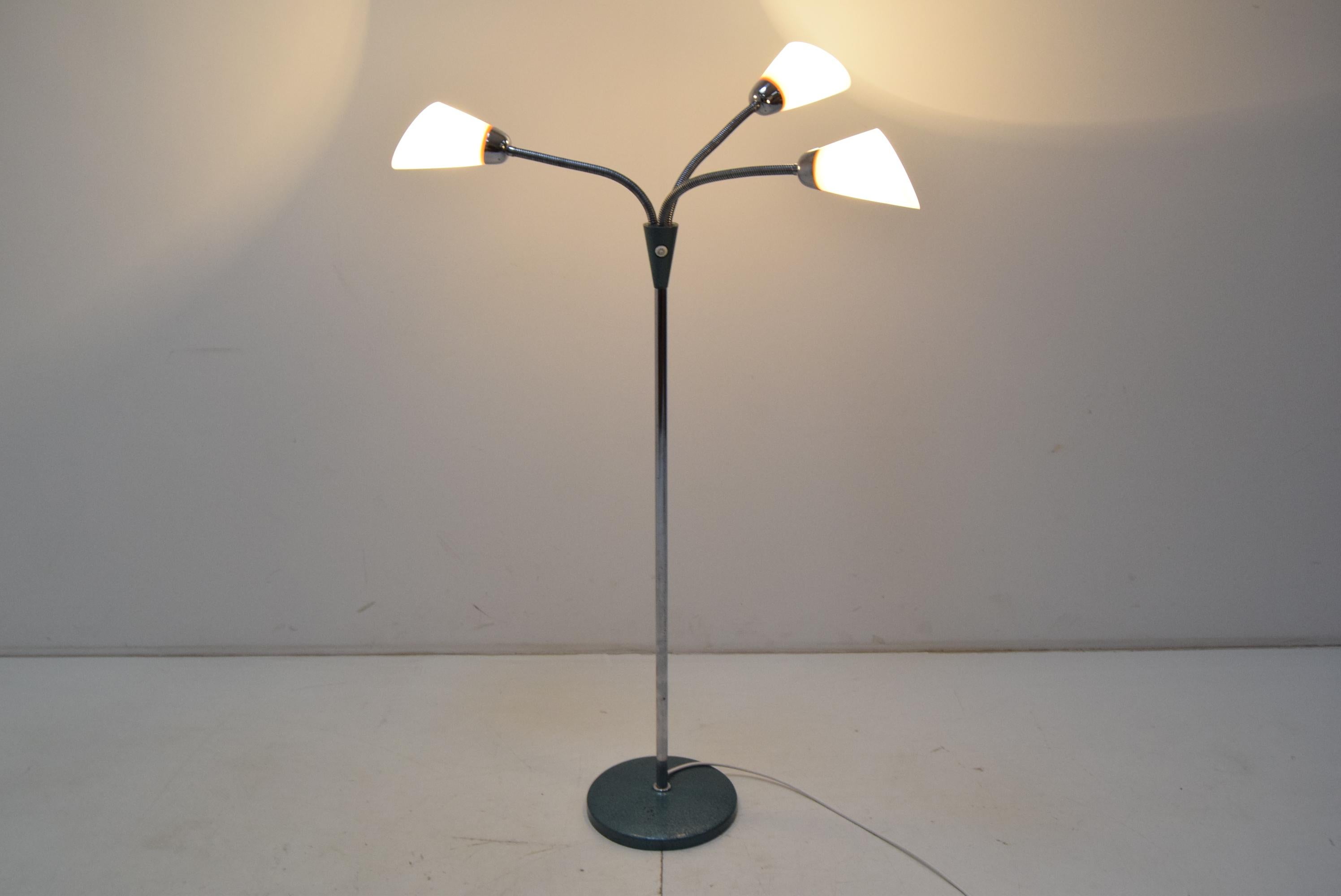 Mid-Century Floor Lamp, Adjustable Shades, 1960's For Sale 9