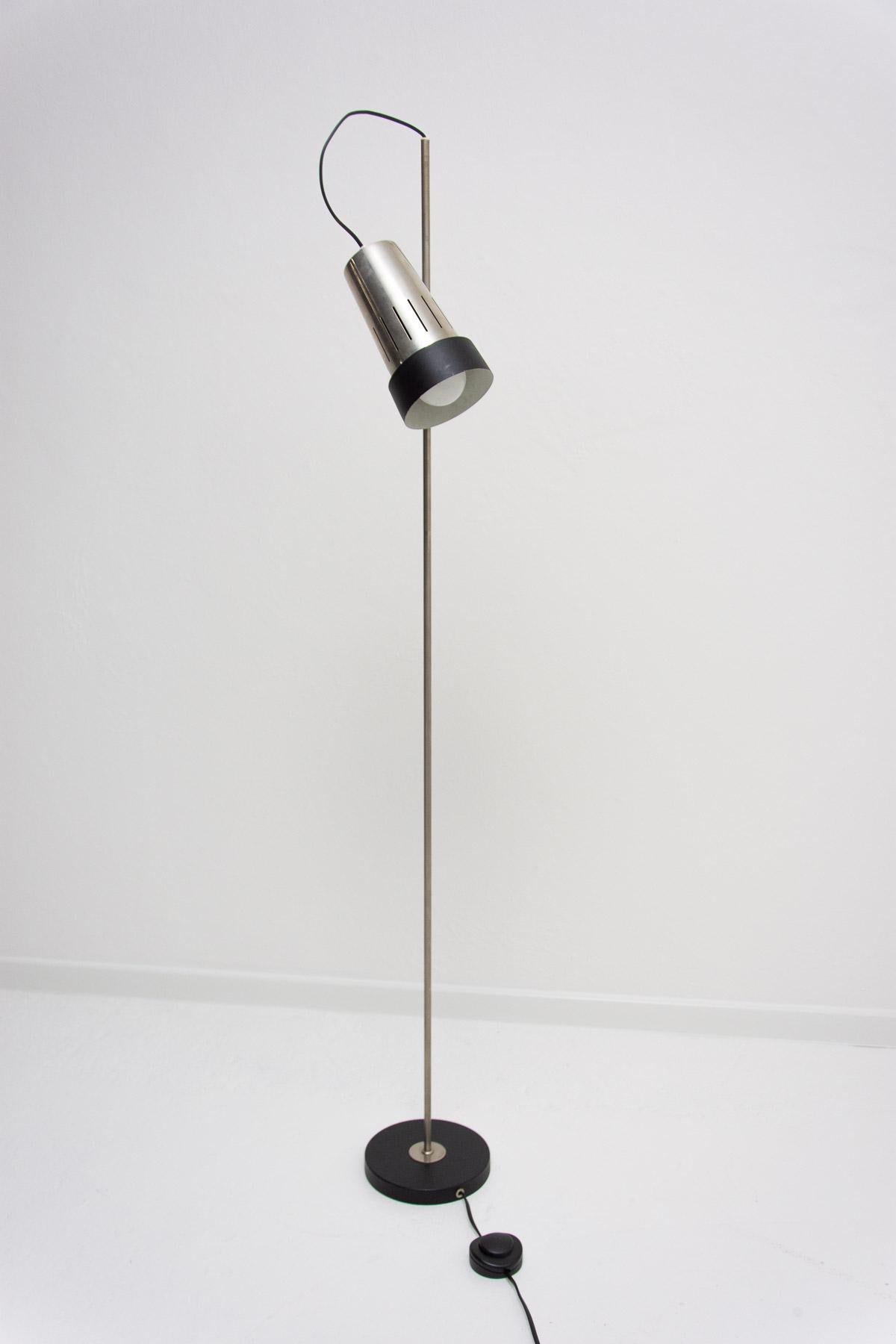Mid century floor lamp or spotlight, made in the former Czechoslovakia in the 1960´s. Chrome plated construction. In very good Vintage condition. New wiring.

Height: 134 cm

Width: 20 cm

Depth: 20 cm