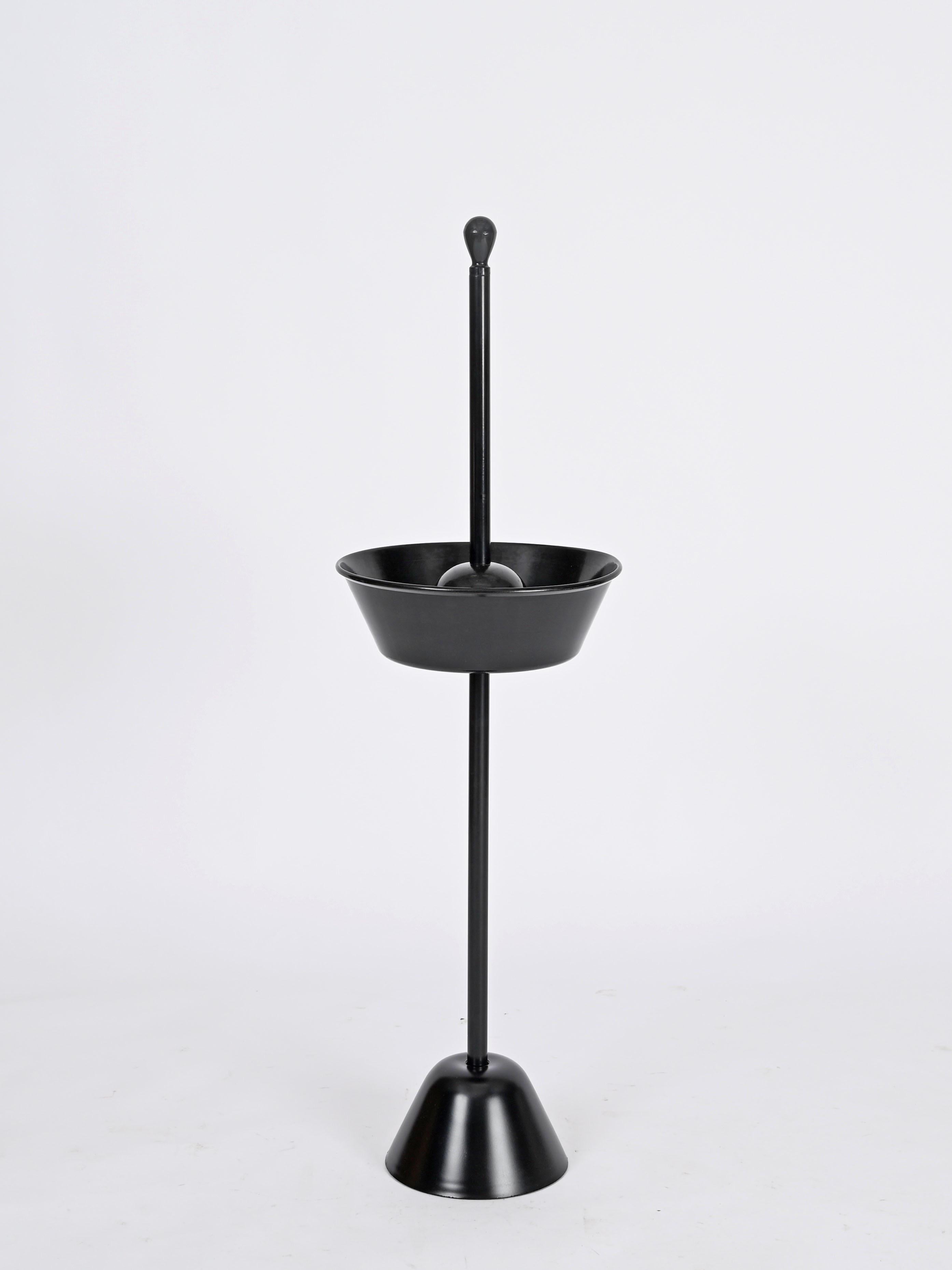 Posacenere da terra di metà secolo firmato da Castiglioni per Zanotta, Italia 1957 in vendita 3