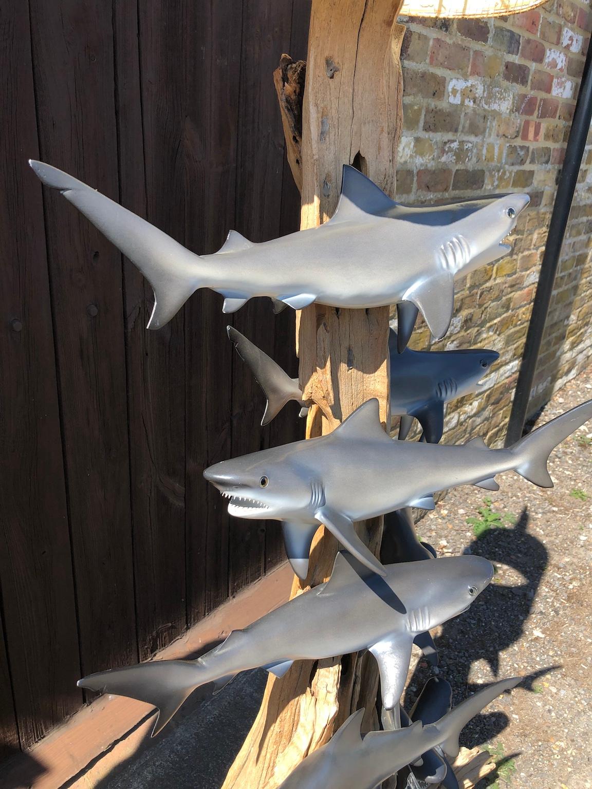 Lampadaire du milieu du siècle avec des requins, années 1960, États-Unis, propriété de John Enwistle. en vente 3