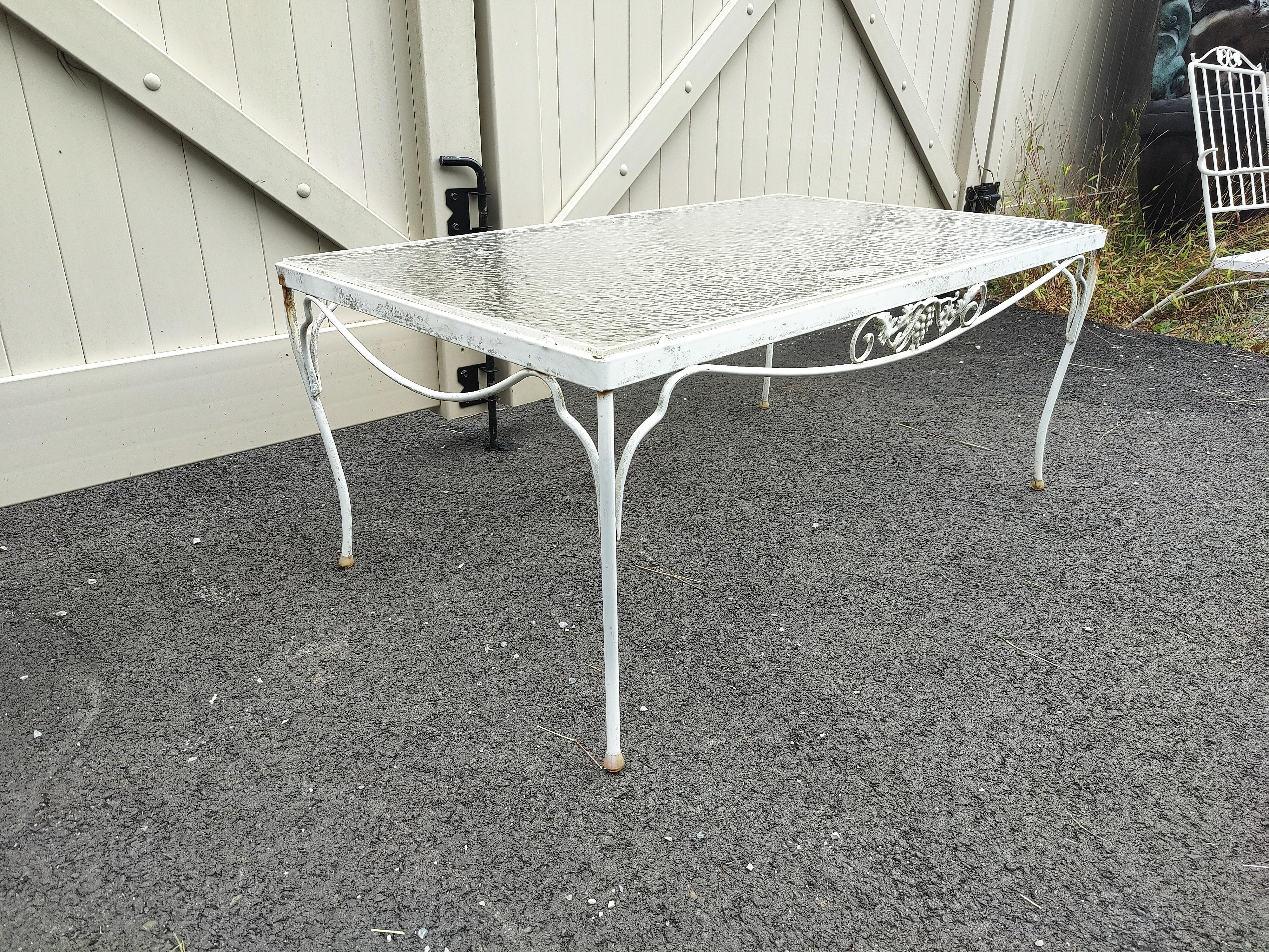 Mid-Century Floral Patio Garden Table In Good Condition For Sale In Brooklyn, NY