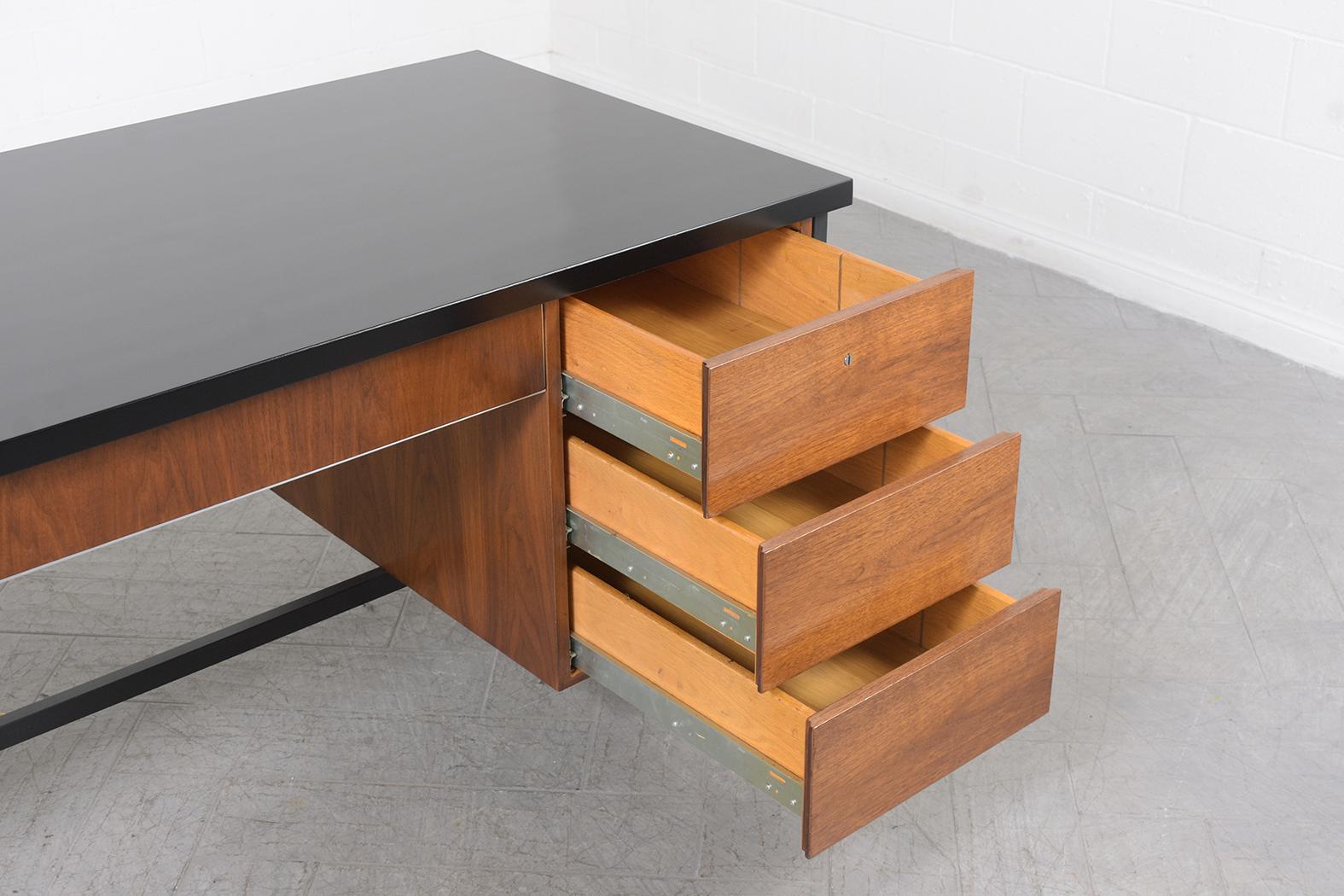 Lacquered Florence Knoll-Inspired Executive Desk: Mid-Century Modern Elegance For Sale
