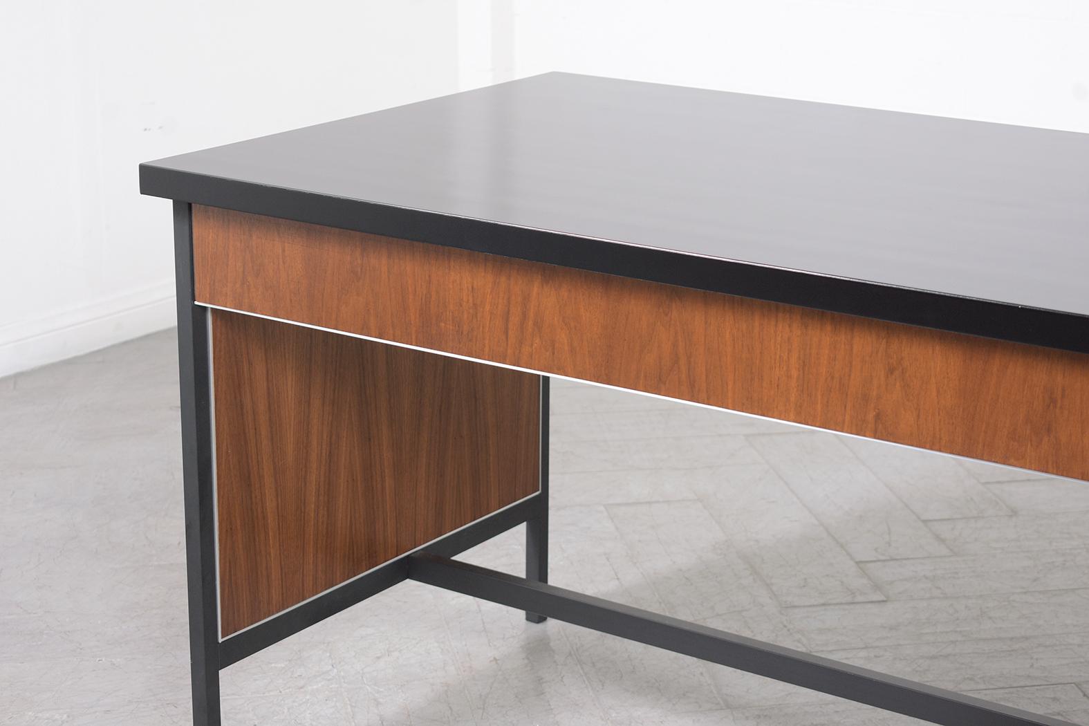 Metal Florence Knoll-Inspired Executive Desk: Mid-Century Modern Elegance For Sale