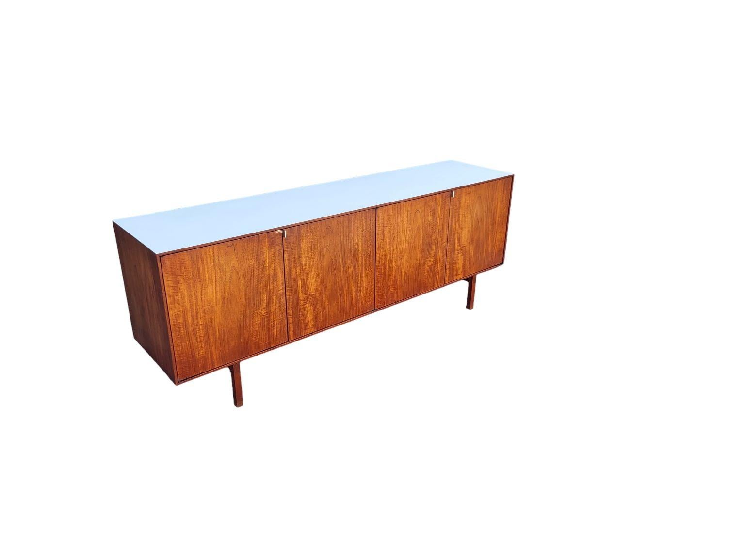 Mid Century Florence Knoll Modern Credenza For Knoll C.1960 2