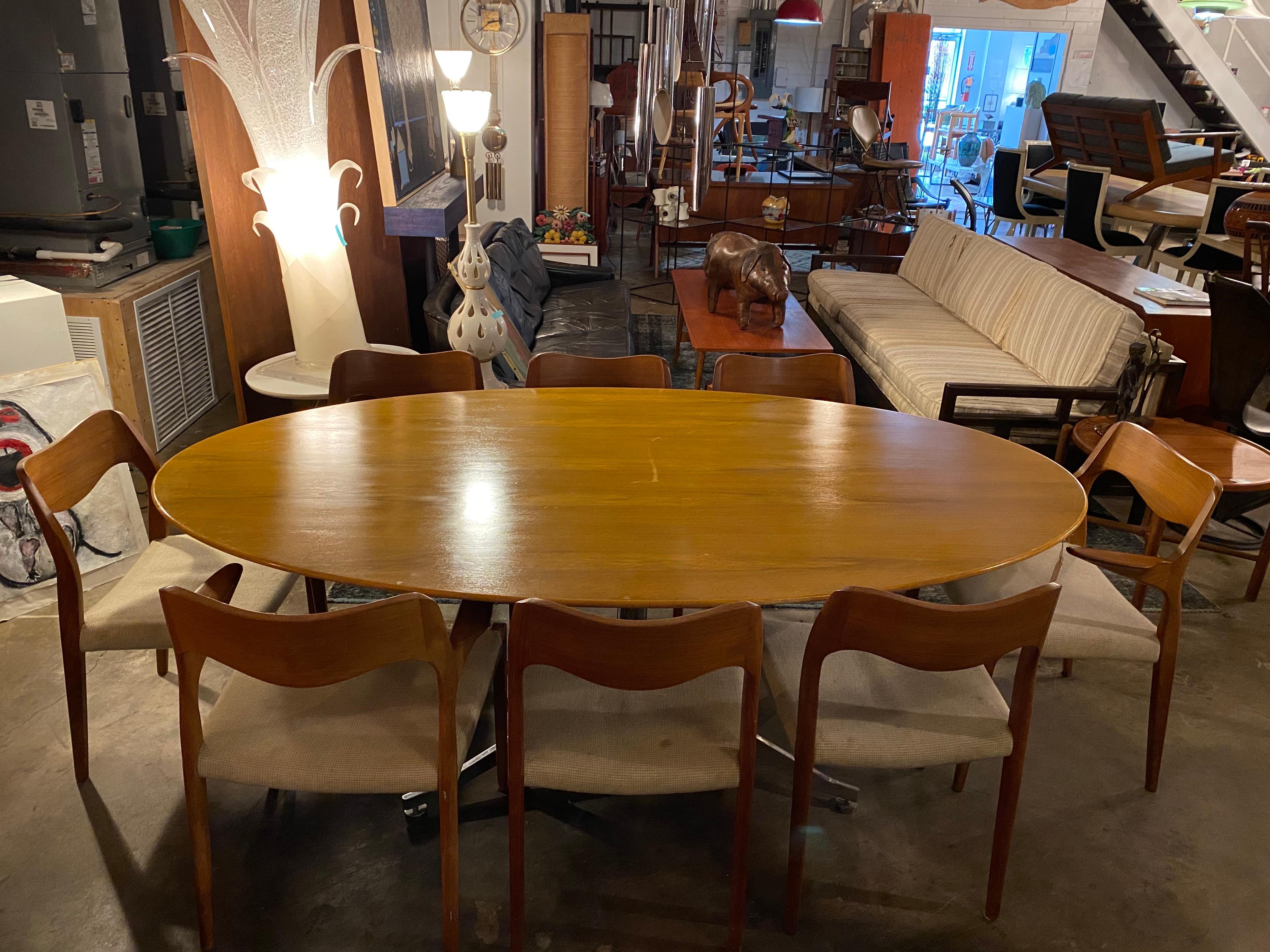 Mid-Century Florence Knoll Oval Table 5