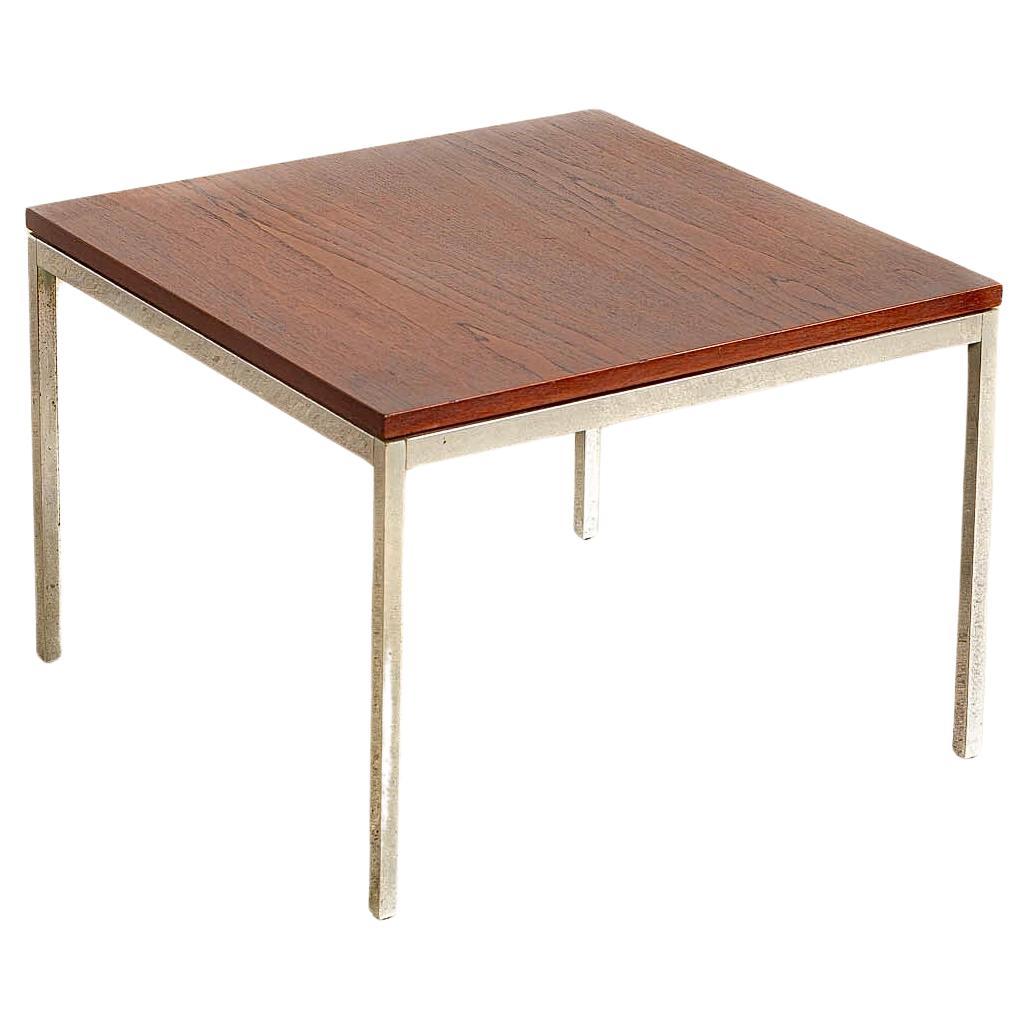 Mid Century Florence Knoll Square Coffee Table in Walnut For Sale