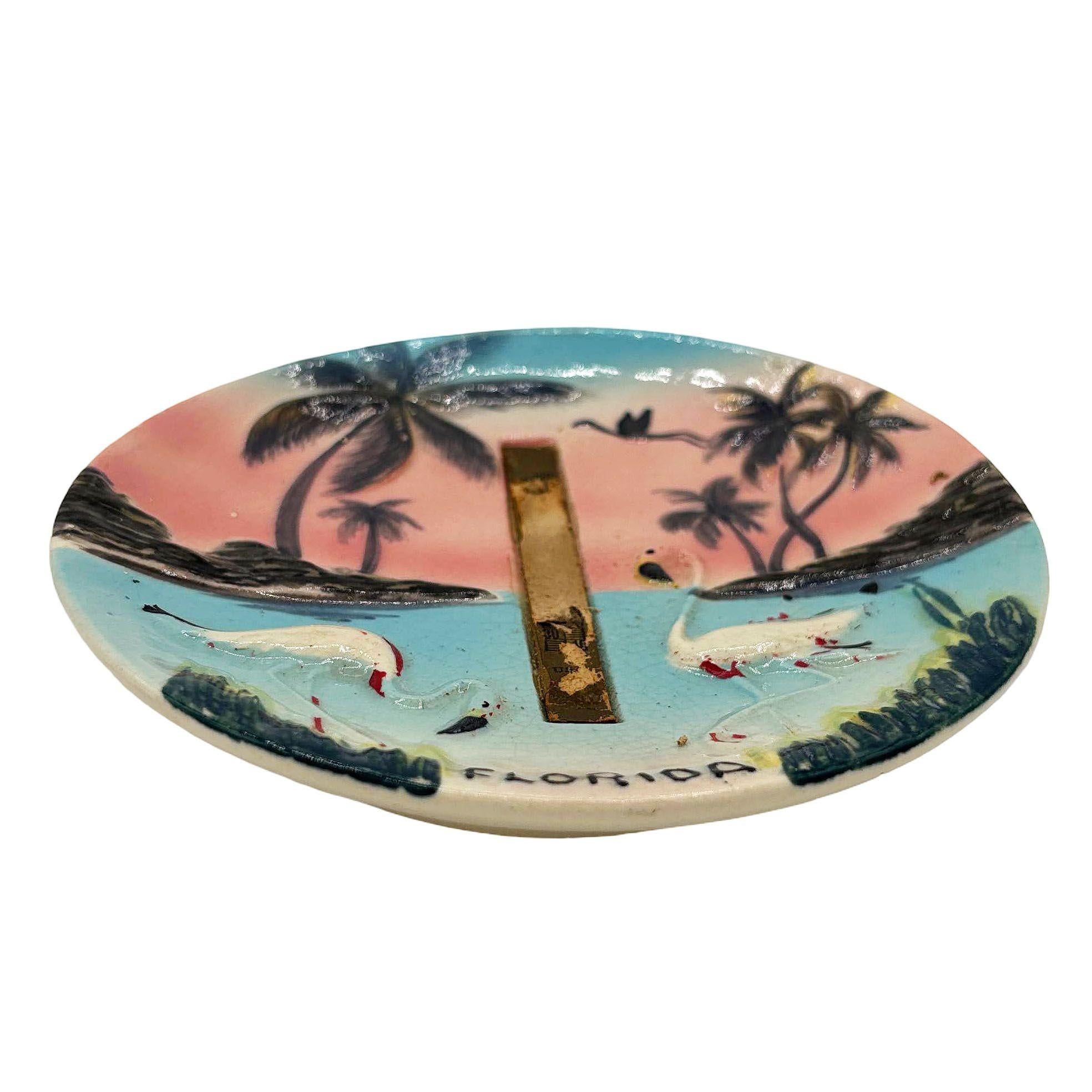 Mitte des Jahrhunderts Florida Flamingo Runde dekrotive 3d skulpturale Wandplatte (Moderne der Mitte des Jahrhunderts) im Angebot