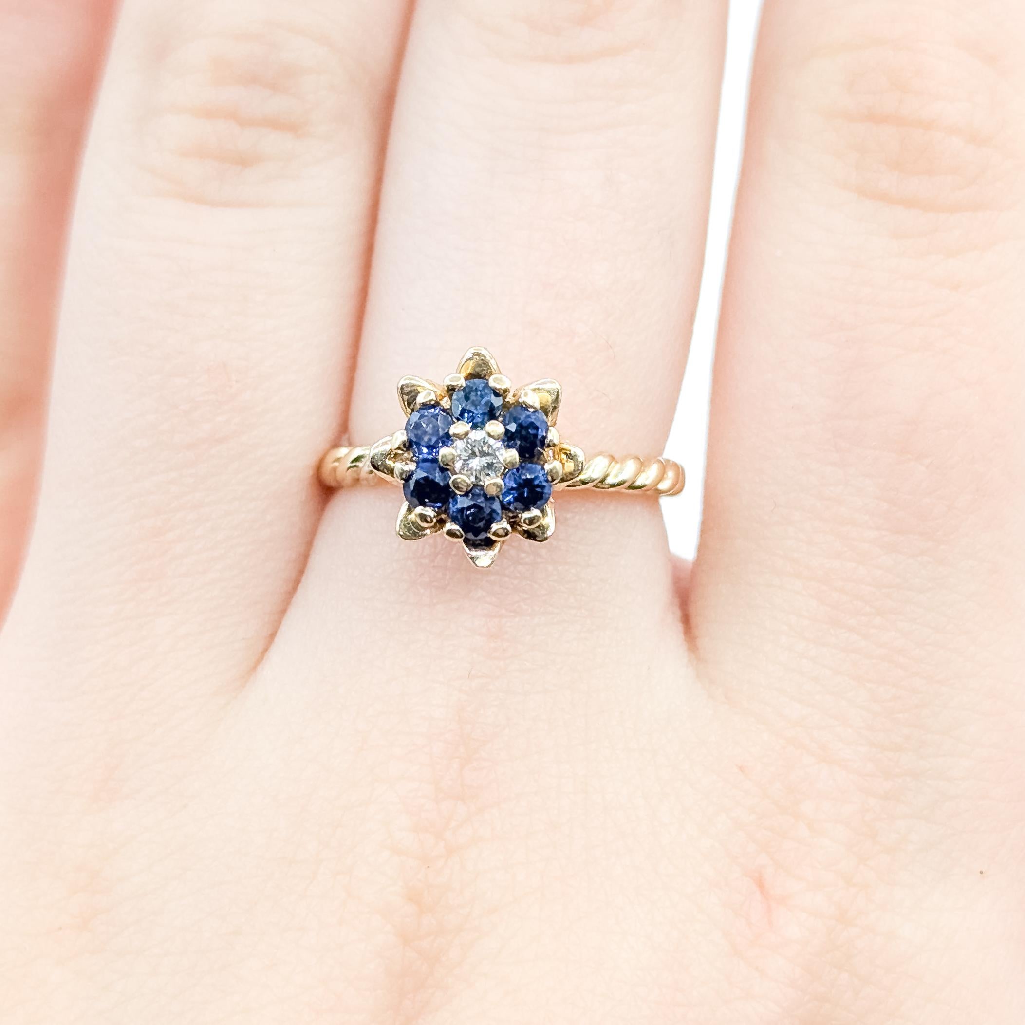 Mid-Century Blume Saphir & Diamant Ring in 14k Damen im Angebot