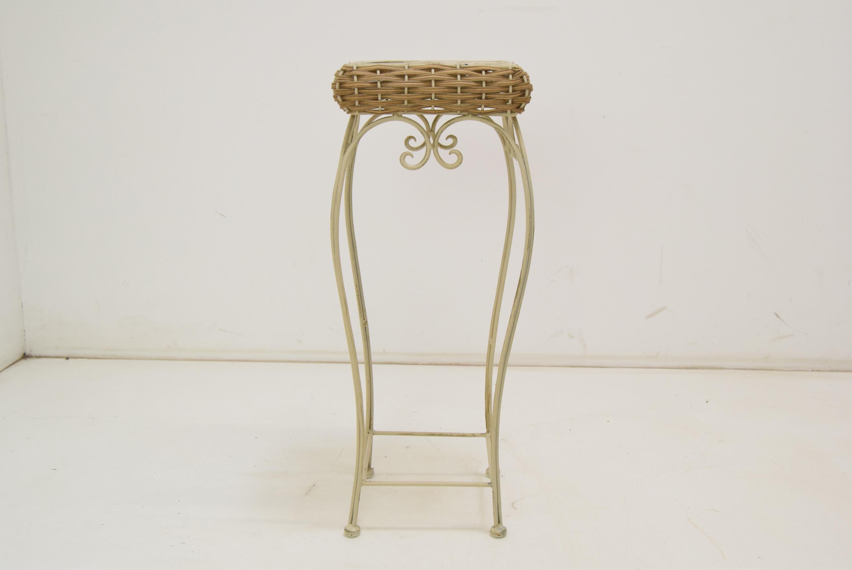 
Made in Czechoslovakia
Made of Metal,Rattan
With aged patina
Good Original condition