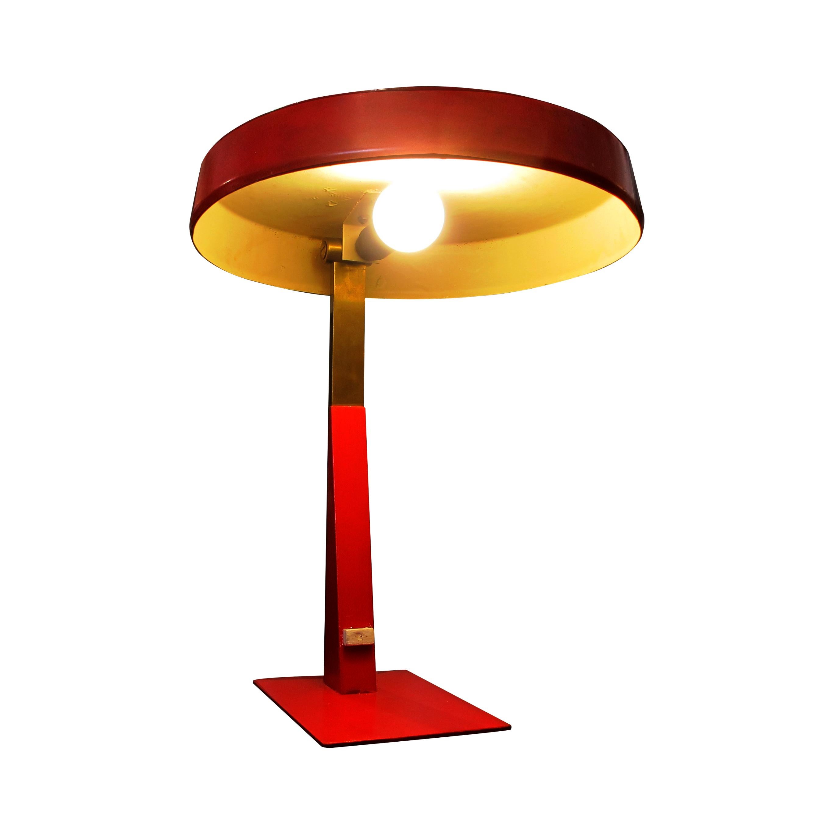 Verstellbare rote Mid-Century-Schreibtischlampe mit fliegender Untertasse, Italienisch  (Moderne der Mitte des Jahrhunderts) im Angebot