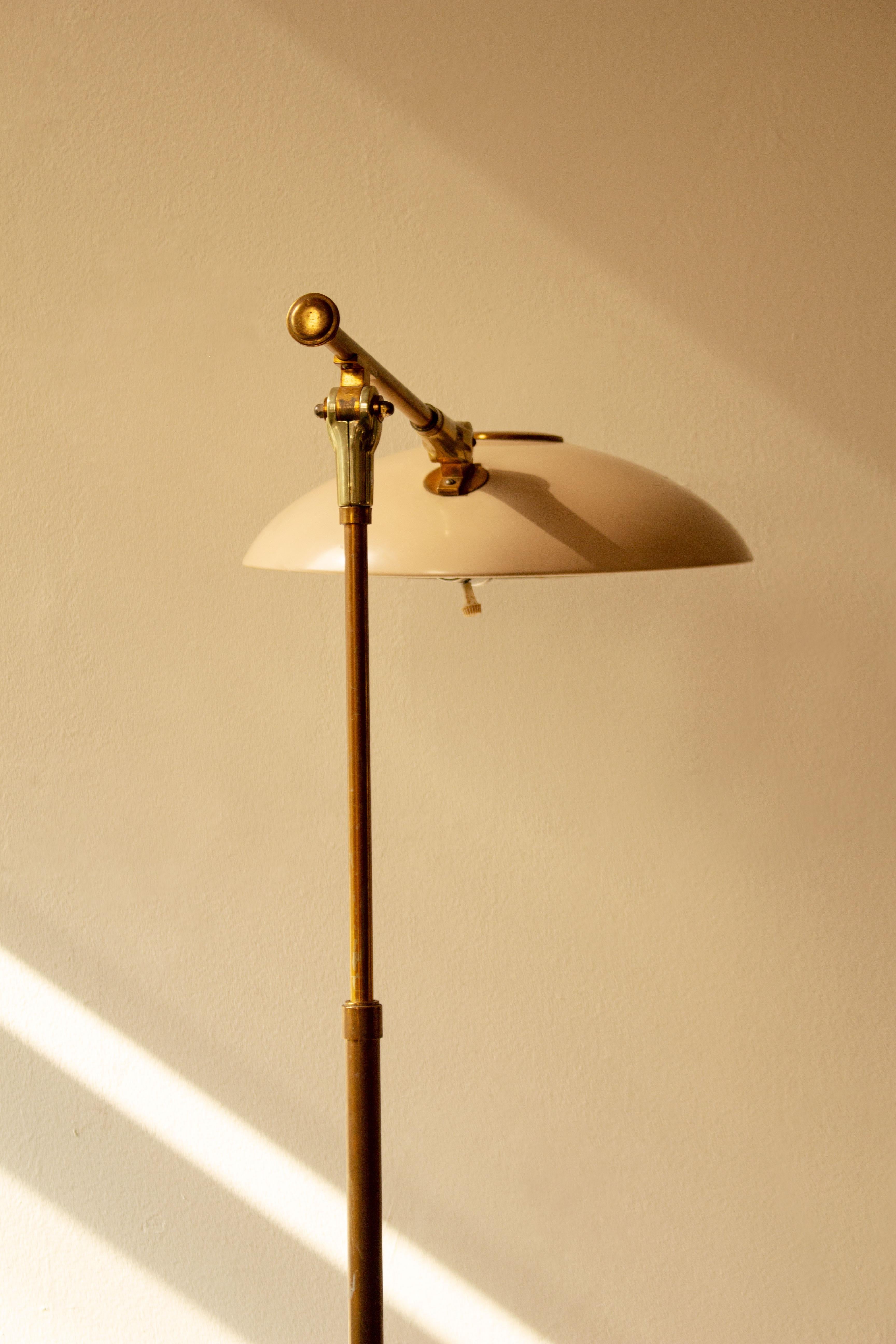 Mid-Century Flying Saucer Floor Lamp In Fair Condition In Brooklyn, NY