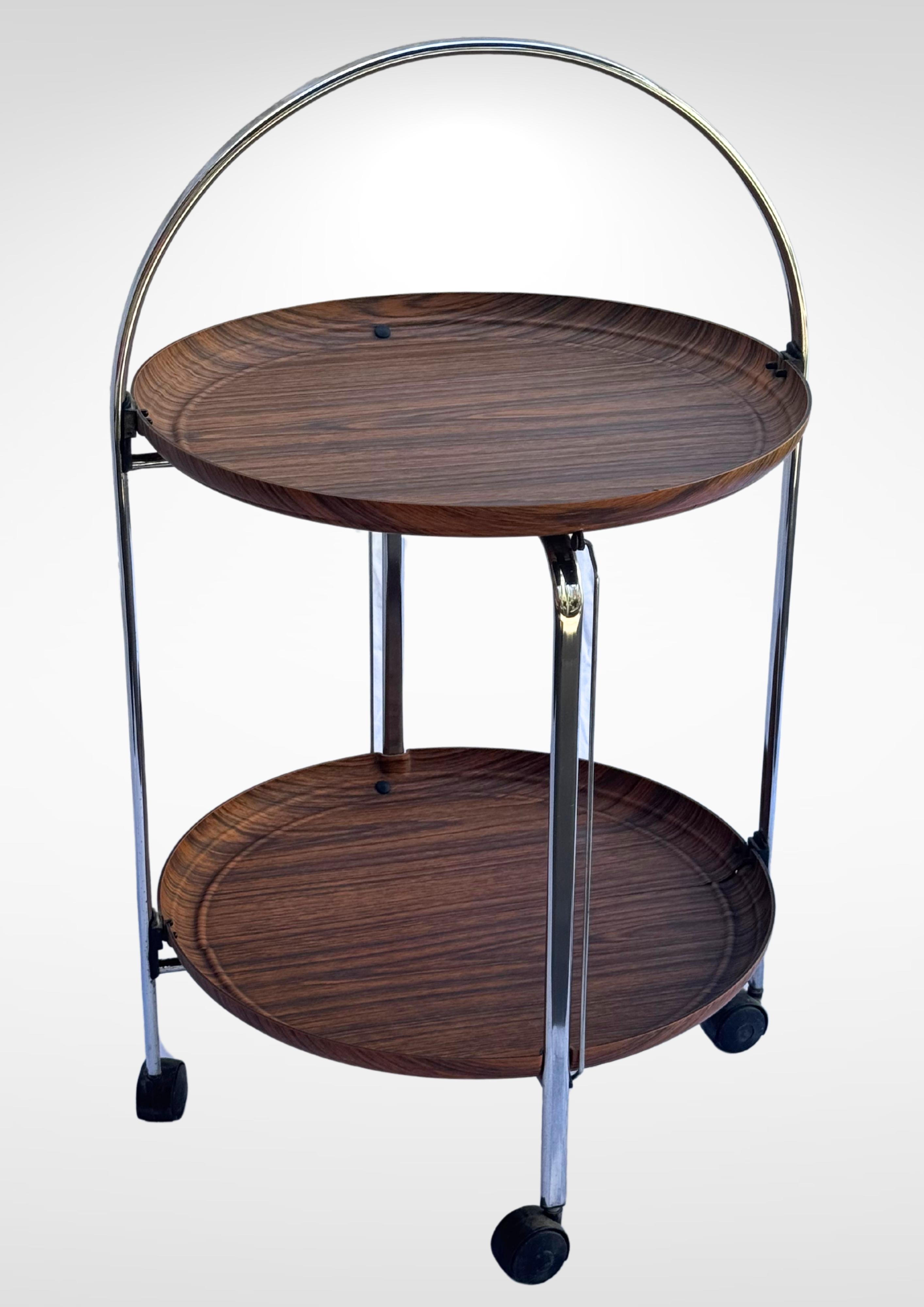 Mid-Century Foldable Bar Cart Tea Trolley In Chrome & Formica In Good Condition For Sale In Torquay, GB