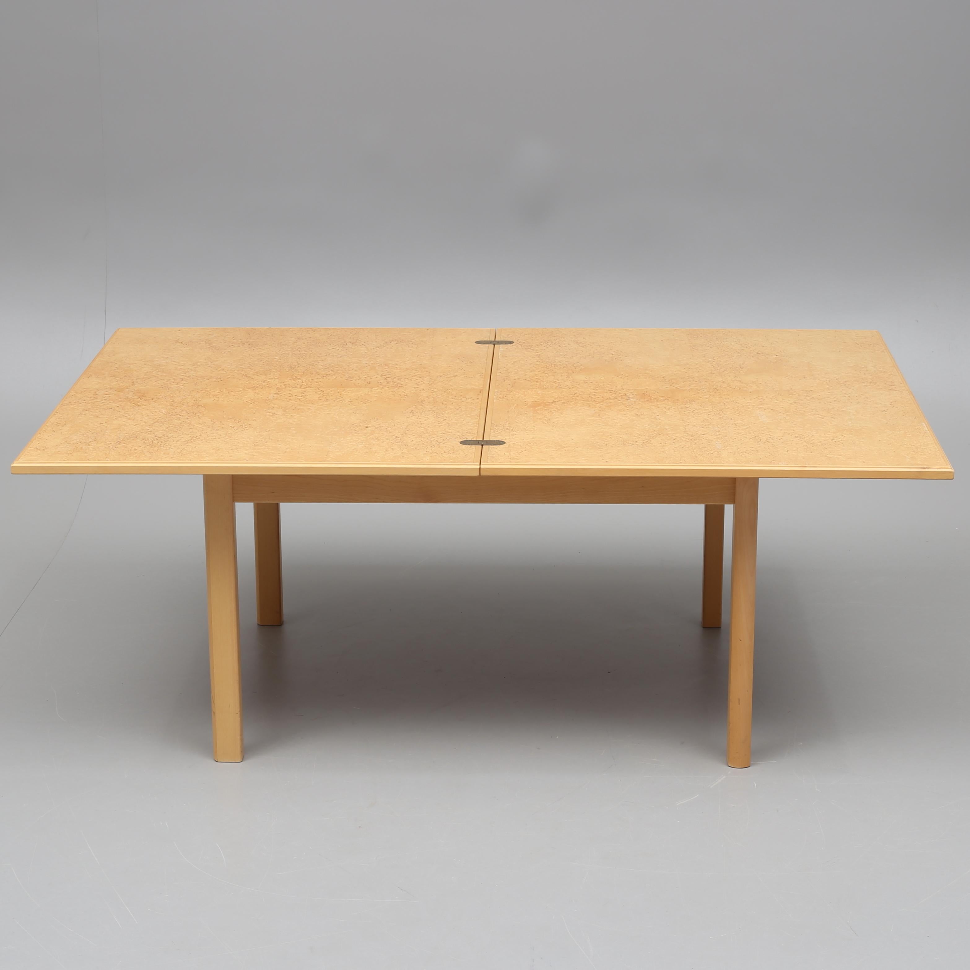 Table basse pliable/expansible du milieu du siècle par Børge Mogensen en vente