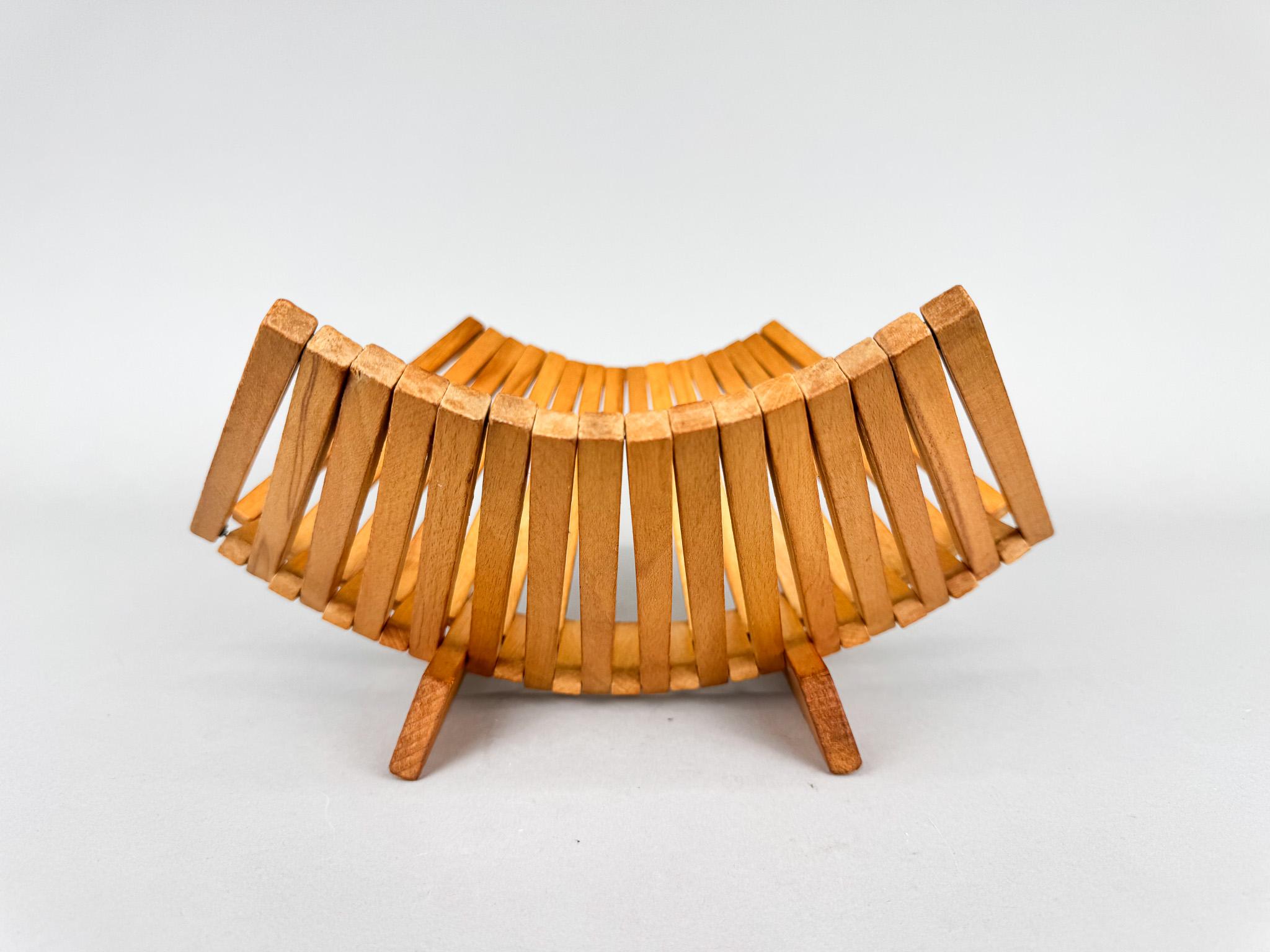 Klappbarer Obstkorb aus Holz aus der Mitte des Jahrhunderts, Deutschland (Moderne der Mitte des Jahrhunderts) im Angebot